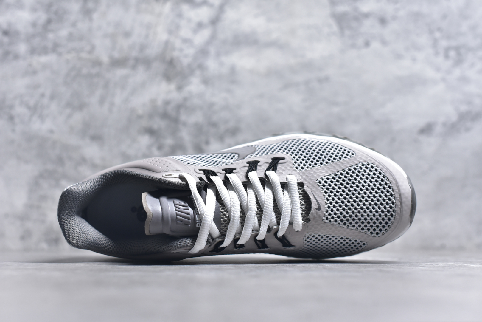 图片[4]-#NK Air Max 2013 经典舒适时尚耐磨透气低帮气垫跑步鞋 携时尚设计闪亮回归 出众有型 采用网眼布细节和运动风无缝覆面 助你保持清爽感受 塑就焕新造型 经典 Flywire 设计搭配经典全掌型 Max Air 缓震配置 缔造出众舒适感和支撑效果实拍调校N版已经零色差零失真 百分百还原实物色彩所见即所得 不存在货不对板色差等低级问题 选购参考实物拍摄 不混卖不参货 只用心做好货严格选品 承诺混一赔十 尺码：35.5 36 36.5 37.5 38 38.5 39 40 40.5 41 42 42.5 43 44 44.5 45 46 46.5-选品中心