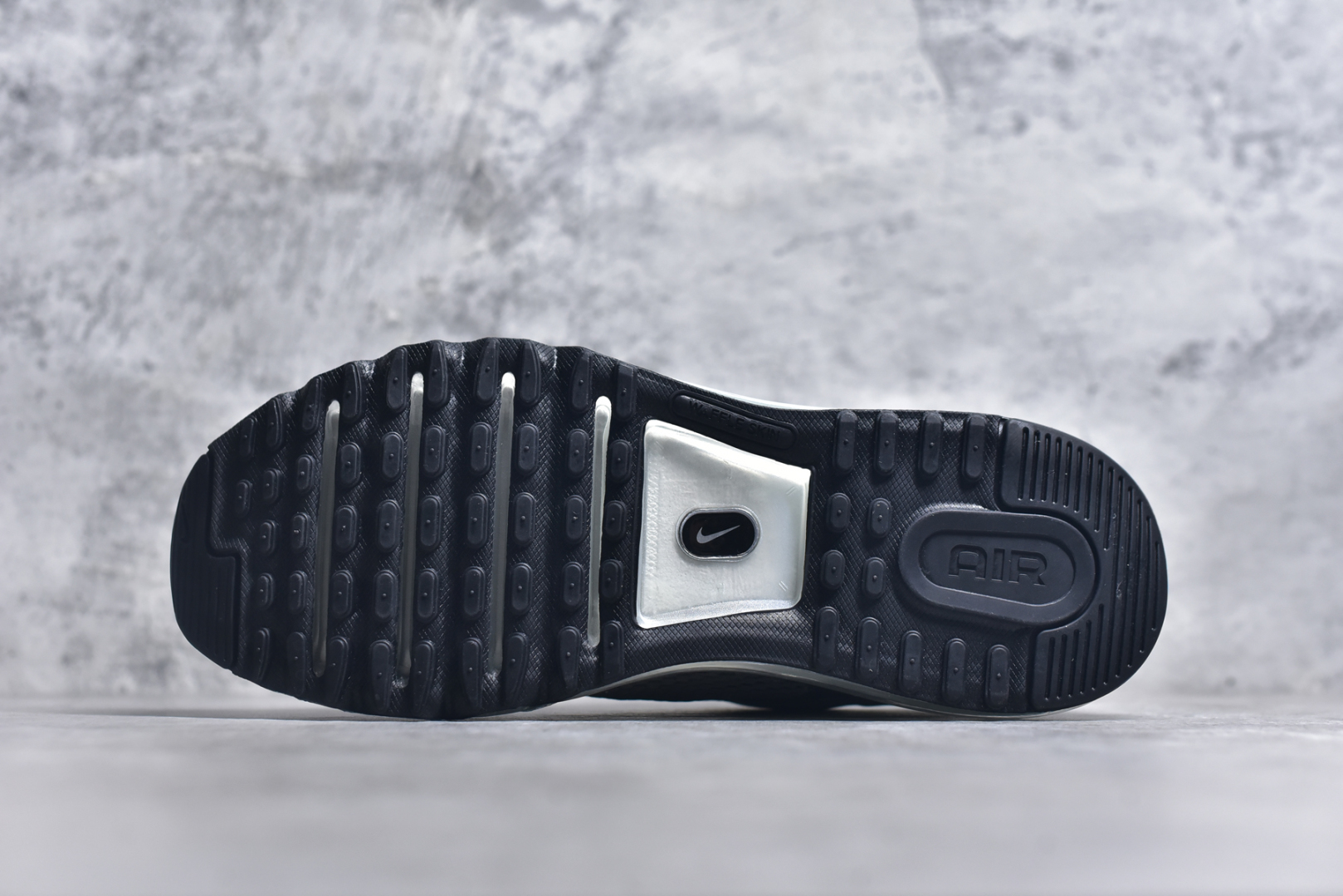 图片[6]-#NK Air Max 2013 经典舒适时尚耐磨透气低帮气垫跑步鞋 携时尚设计闪亮回归 出众有型 采用网眼布细节和运动风无缝覆面 助你保持清爽感受 塑就焕新造型 经典 Flywire 设计搭配经典全掌型 Max Air 缓震配置 缔造出众舒适感和支撑效果实拍调校N版已经零色差零失真 百分百还原实物色彩所见即所得 不存在货不对板色差等低级问题 选购参考实物拍摄 不混卖不参货 只用心做好货严格选品 承诺混一赔十 尺码：35.5 36 36.5 37.5 38 38.5 39 40 40.5 41 42 42.5 43 44 44.5 45 46 46.5-选品中心