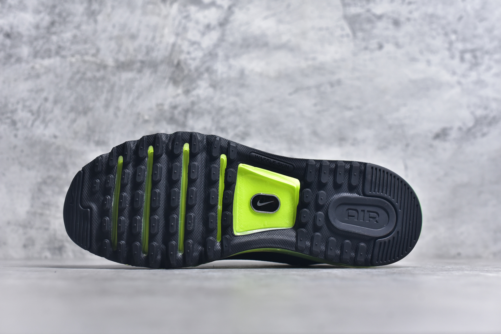 图片[6]-#NK Air Max 2013 经典舒适时尚耐磨透气低帮气垫跑步鞋 携时尚设计闪亮回归 出众有型 采用网眼布细节和运动风无缝覆面 助你保持清爽感受 塑就焕新造型 经典 Flywire 设计搭配经典全掌型 Max Air 缓震配置 缔造出众舒适感和支撑效果实拍调校N版已经零色差零失真 百分百还原实物色彩所见即所得 不存在货不对板色差等低级问题 选购参考实物拍摄 不混卖不参货 只用心做好货严格选品 承诺混一赔十 尺码：35.5 36 36.5 37.5 38 38.5 39 40 40.5 41 42 42.5 43 44 44.5 45 46 46.5-选品中心