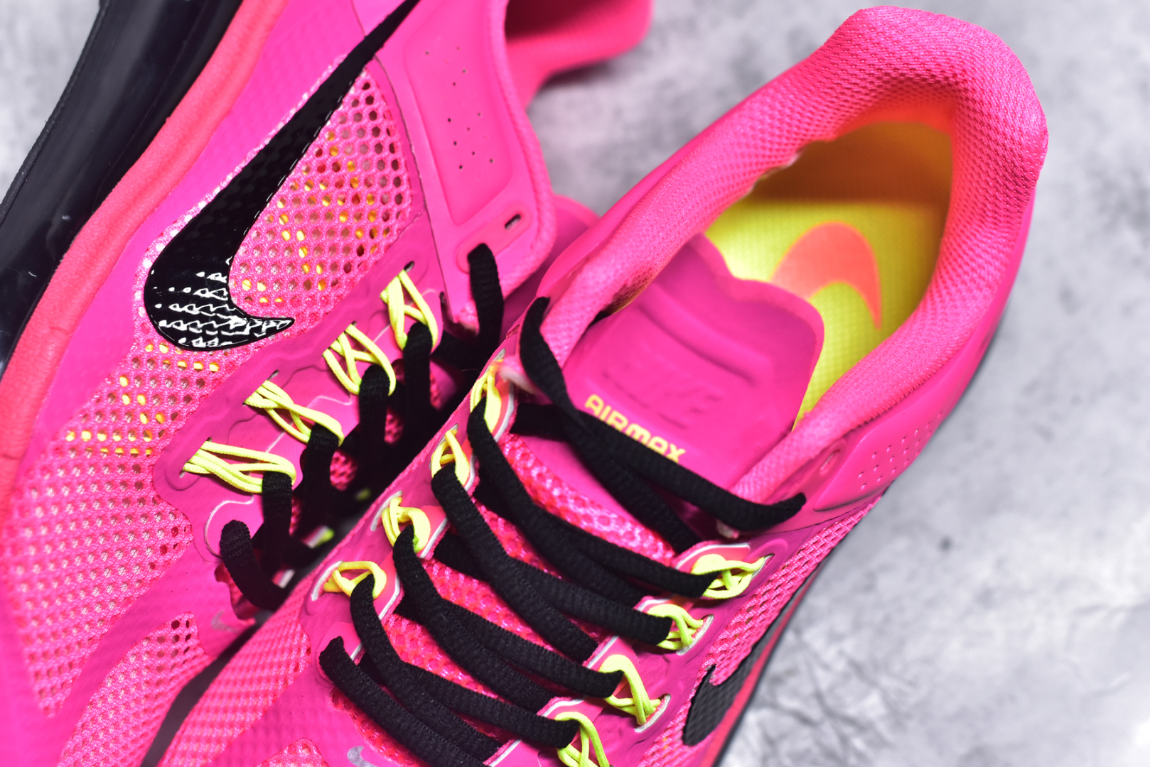 图片[9]-#NK Air Max 2013 经典舒适时尚耐磨透气低帮气垫跑步鞋 携时尚设计闪亮回归 出众有型 采用网眼布细节和运动风无缝覆面 助你保持清爽感受 塑就焕新造型 经典 Flywire 设计搭配经典全掌型 Max Air 缓震配置 缔造出众舒适感和支撑效果实拍调校N版已经零色差零失真 百分百还原实物色彩所见即所得 不存在货不对板色差等低级问题 选购参考实物拍摄 不混卖不参货 只用心做好货严格选品 承诺混一赔十 尺码：35.5 36 36.5 37.5 38 38.5 39 40 40.5 41 42 42.5 43 44 44.5 45 46 46.5-选品中心