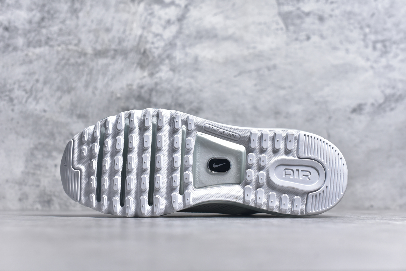 图片[6]-#NK Air Max 2013 经典舒适时尚耐磨透气低帮气垫跑步鞋 携时尚设计闪亮回归 出众有型 采用网眼布细节和运动风无缝覆面 助你保持清爽感受 塑就焕新造型 经典 Flywire 设计搭配经典全掌型 Max Air 缓震配置 缔造出众舒适感和支撑效果实拍调校N版已经零色差零失真 百分百还原实物色彩所见即所得 不存在货不对板色差等低级问题 选购参考实物拍摄 不混卖不参货 只用心做好货严格选品 承诺混一赔十 尺码：35.5 36 36.5 37.5 38 38.5 39 40 40.5 41 42 42.5 43 44 44.5 45 46 46.5-选品中心