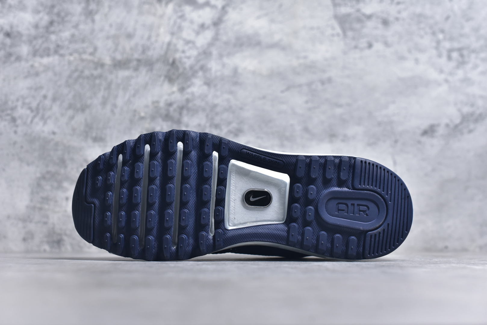 图片[6]-#NK Air Max 2013 经典舒适时尚耐磨透气低帮气垫跑步鞋 携时尚设计闪亮回归 出众有型 采用网眼布细节和运动风无缝覆面 助你保持清爽感受 塑就焕新造型 经典 Flywire 设计搭配经典全掌型 Max Air 缓震配置 缔造出众舒适感和支撑效果实拍调校N版已经零色差零失真 百分百还原实物色彩所见即所得 不存在货不对板色差等低级问题 选购参考实物拍摄 不混卖不参货 只用心做好货严格选品 承诺混一赔十 尺码：35.5 36 36.5 37.5 38 38.5 39 40 40.5 41 42 42.5 43 44 44.5 45 46 46.5-选品中心
