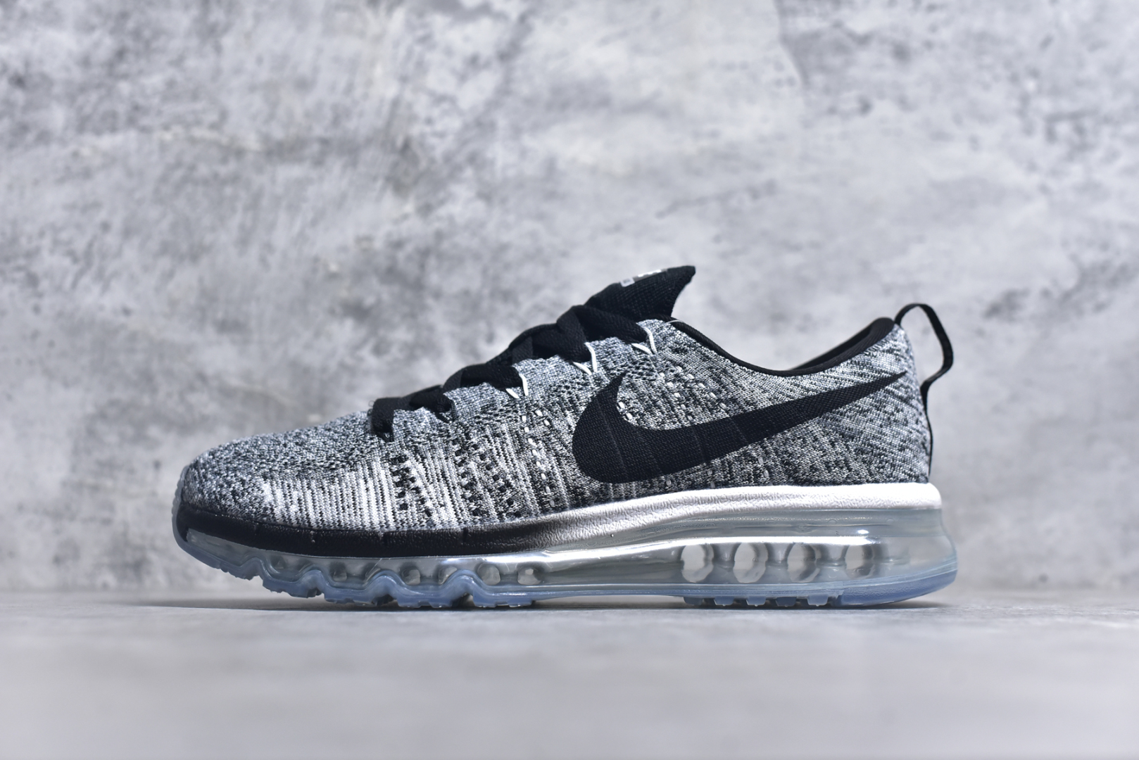 #NK Air Max 2013 经典舒适时尚耐磨透气低帮气垫跑步鞋 携时尚设计闪亮回归 出众有型 采用网眼布细节和运动风无缝覆面 助你保持清爽感受 塑就焕新造型 经典 Flywire 设计搭配经典全掌型 Max Air 缓震配置 缔造出众舒适感和支撑效果实拍调校N版已经零色差零失真 百分百还原实物色彩所见即所得 不存在货不对板色差等低级问题 选购参考实物拍摄 不混卖不参货 只用心做好货严格选品 承诺混一赔十 尺码：35.5 36 36.5 37.5 38 38.5 39 40 40.5 41 42 42.5 43 44 44.5 45 46 46.5-选品中心