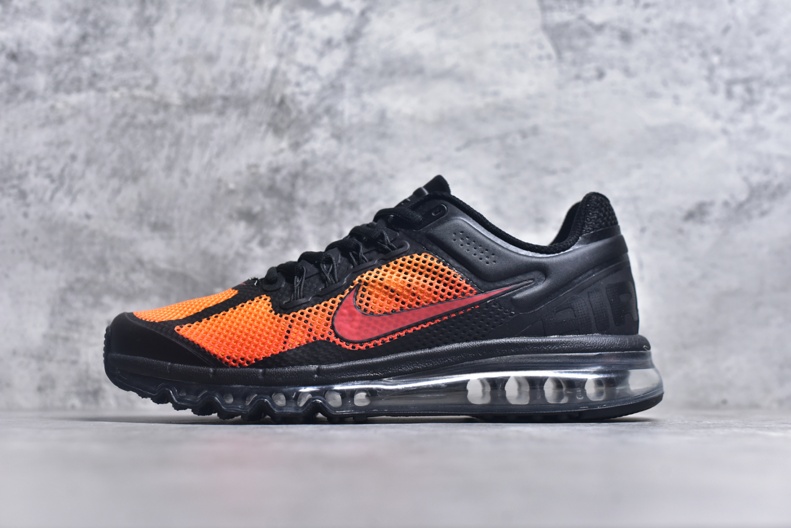 #NK Air Max 2013 经典舒适时尚耐磨透气低帮气垫跑步鞋 携时尚设计闪亮回归 出众有型 采用网眼布细节和运动风无缝覆面 助你保持清爽感受 塑就焕新造型 经典 Flywire 设计搭配经典全掌型 Max Air 缓震配置 缔造出众舒适感和支撑效果实拍调校N版已经零色差零失真 百分百还原实物色彩所见即所得 不存在货不对板色差等低级问题 选购参考实物拍摄 不混卖不参货 只用心做好货严格选品 承诺混一赔十 尺码：35.5 36 36.5 37.5 38 38.5 39 40 40.5 41 42 42.5 43 44 44.5 45 46 46.5-选品中心