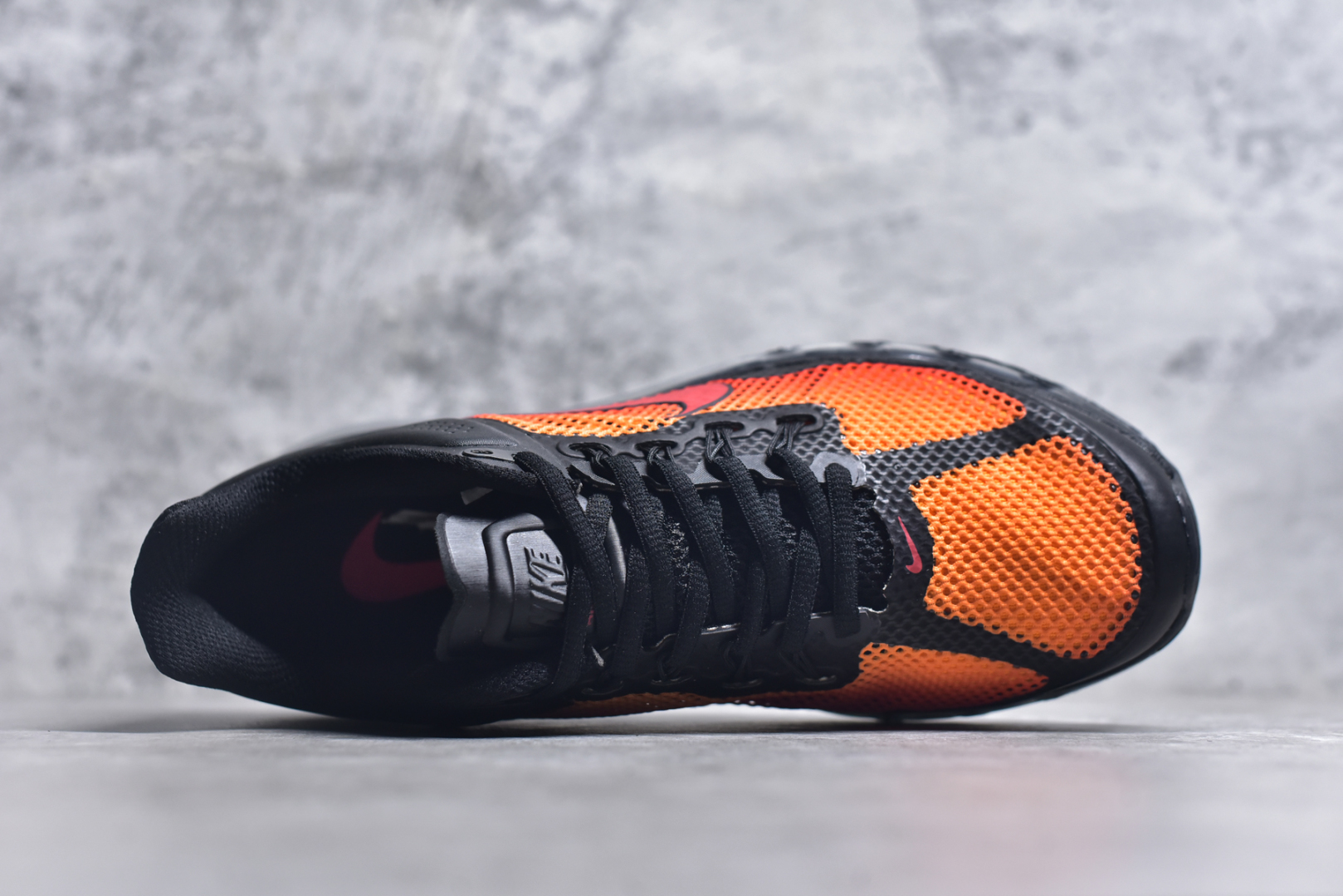 图片[4]-#NK Air Max 2013 经典舒适时尚耐磨透气低帮气垫跑步鞋 携时尚设计闪亮回归 出众有型 采用网眼布细节和运动风无缝覆面 助你保持清爽感受 塑就焕新造型 经典 Flywire 设计搭配经典全掌型 Max Air 缓震配置 缔造出众舒适感和支撑效果实拍调校N版已经零色差零失真 百分百还原实物色彩所见即所得 不存在货不对板色差等低级问题 选购参考实物拍摄 不混卖不参货 只用心做好货严格选品 承诺混一赔十 尺码：35.5 36 36.5 37.5 38 38.5 39 40 40.5 41 42 42.5 43 44 44.5 45 46 46.5-选品中心