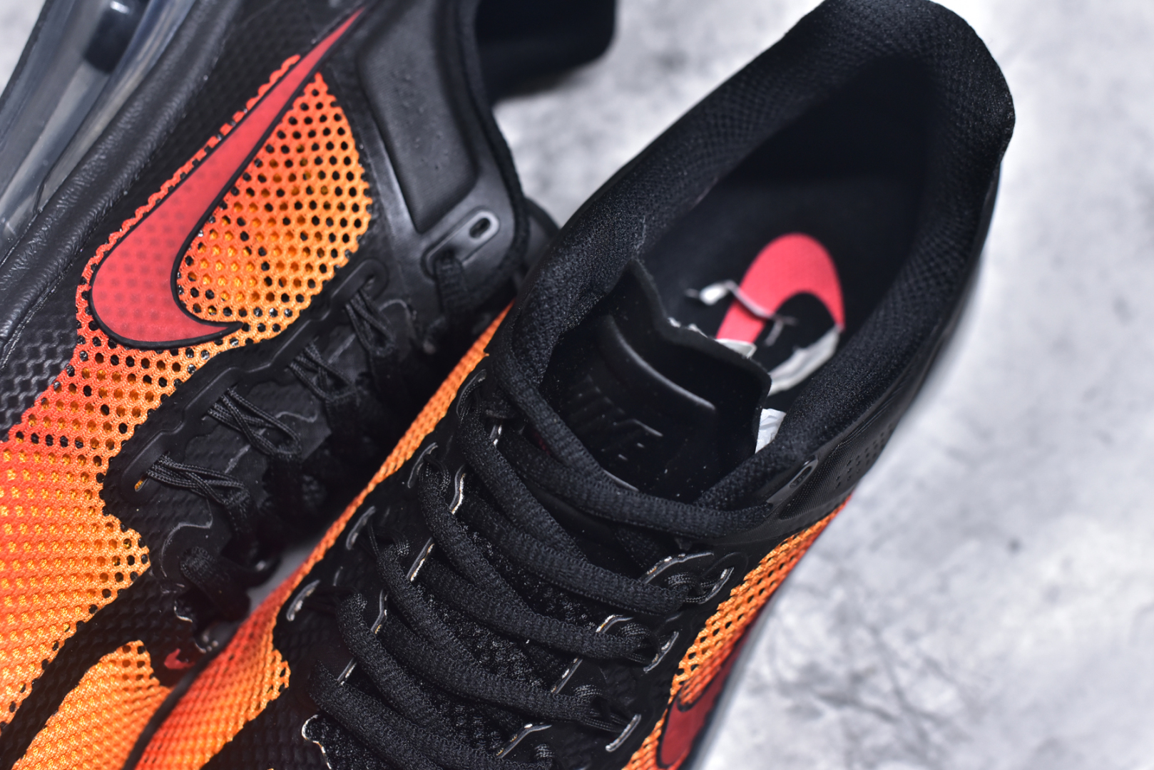 图片[9]-#NK Air Max 2013 经典舒适时尚耐磨透气低帮气垫跑步鞋 携时尚设计闪亮回归 出众有型 采用网眼布细节和运动风无缝覆面 助你保持清爽感受 塑就焕新造型 经典 Flywire 设计搭配经典全掌型 Max Air 缓震配置 缔造出众舒适感和支撑效果实拍调校N版已经零色差零失真 百分百还原实物色彩所见即所得 不存在货不对板色差等低级问题 选购参考实物拍摄 不混卖不参货 只用心做好货严格选品 承诺混一赔十 尺码：35.5 36 36.5 37.5 38 38.5 39 40 40.5 41 42 42.5 43 44 44.5 45 46 46.5-选品中心