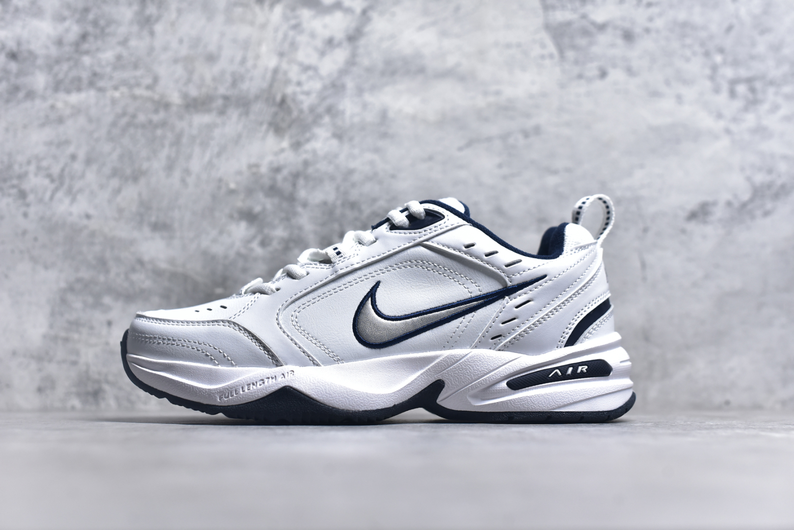 #NK Air Monarch IV M2K Tekno 复古潮流老爹鞋 优质皮革打造鞋面 夸张流线极符 风靡老爹元素 外形延续当下潮流得未来感老爹鞋 设计干净配色风格也带有浓郁的复古感受 极为独特 货号：415445 尺码：36 36.5 37.5 38 38.5 39 40 40.5 41 42 42.5 43 44 44.5 45-选品中心