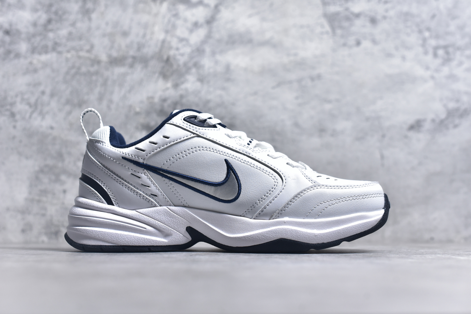 图片[3]-#NK Air Monarch IV M2K Tekno 复古潮流老爹鞋 优质皮革打造鞋面 夸张流线极符 风靡老爹元素 外形延续当下潮流得未来感老爹鞋 设计干净配色风格也带有浓郁的复古感受 极为独特 货号：415445 尺码：36 36.5 37.5 38 38.5 39 40 40.5 41 42 42.5 43 44 44.5 45-选品中心