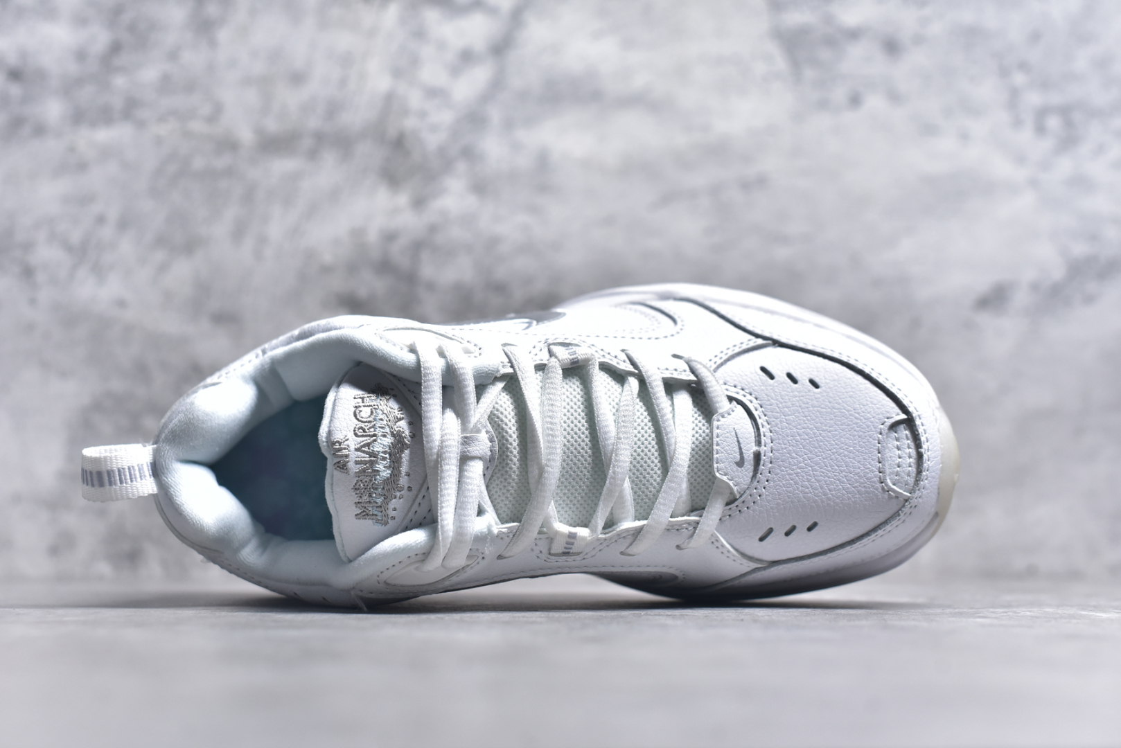 图片[4]-#NK Air Monarch IV M2K Tekno 复古潮流老爹鞋 雪天 AV6676-100 优质皮革打造鞋面 夸张流线极符 风靡老爹元素 外形延续当下潮流得未来感老爹鞋 设计干净配色风格也带有浓郁的复古感受 极为独特 尺码：36 36.5 37.5 38 38.5 39 40 40.5 41 42 42.5 43 44 44.5 45-选品中心