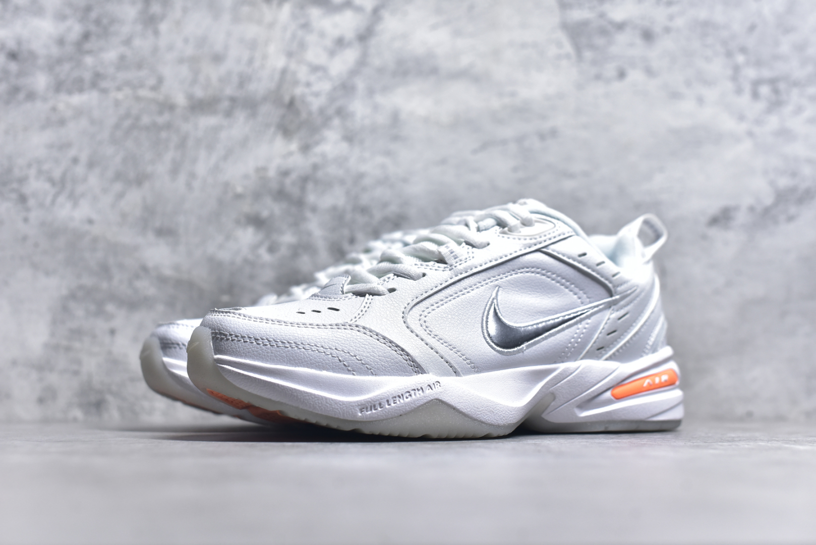 图片[2]-#NK Air Monarch IV M2K Tekno 复古潮流老爹鞋 雪天 AV6676-100 优质皮革打造鞋面 夸张流线极符 风靡老爹元素 外形延续当下潮流得未来感老爹鞋 设计干净配色风格也带有浓郁的复古感受 极为独特 尺码：36 36.5 37.5 38 38.5 39 40 40.5 41 42 42.5 43 44 44.5 45-选品中心