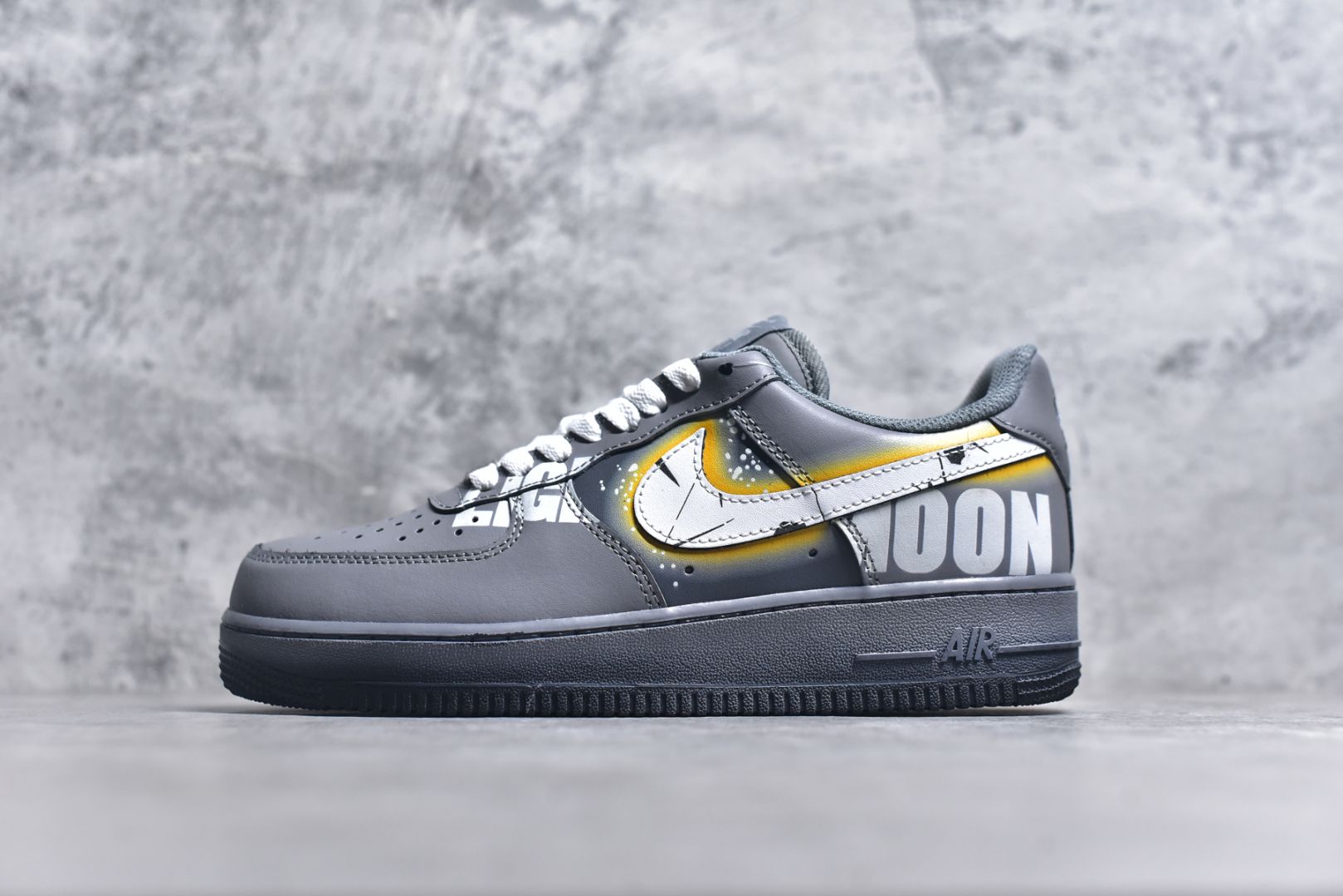 #Air Force 1 Low 白灰涂鸦原楦头原纸板 打造纯正空军版型专注外贸渠道 全掌内置蜂窝气垫 原盒配件 原厂中底钢印、拉帮完美 货号：CW2288 111 尺码：36 36.5 37.5 38 38.5 39 40 40.5 41 42 42.5 43 44 45-选品中心