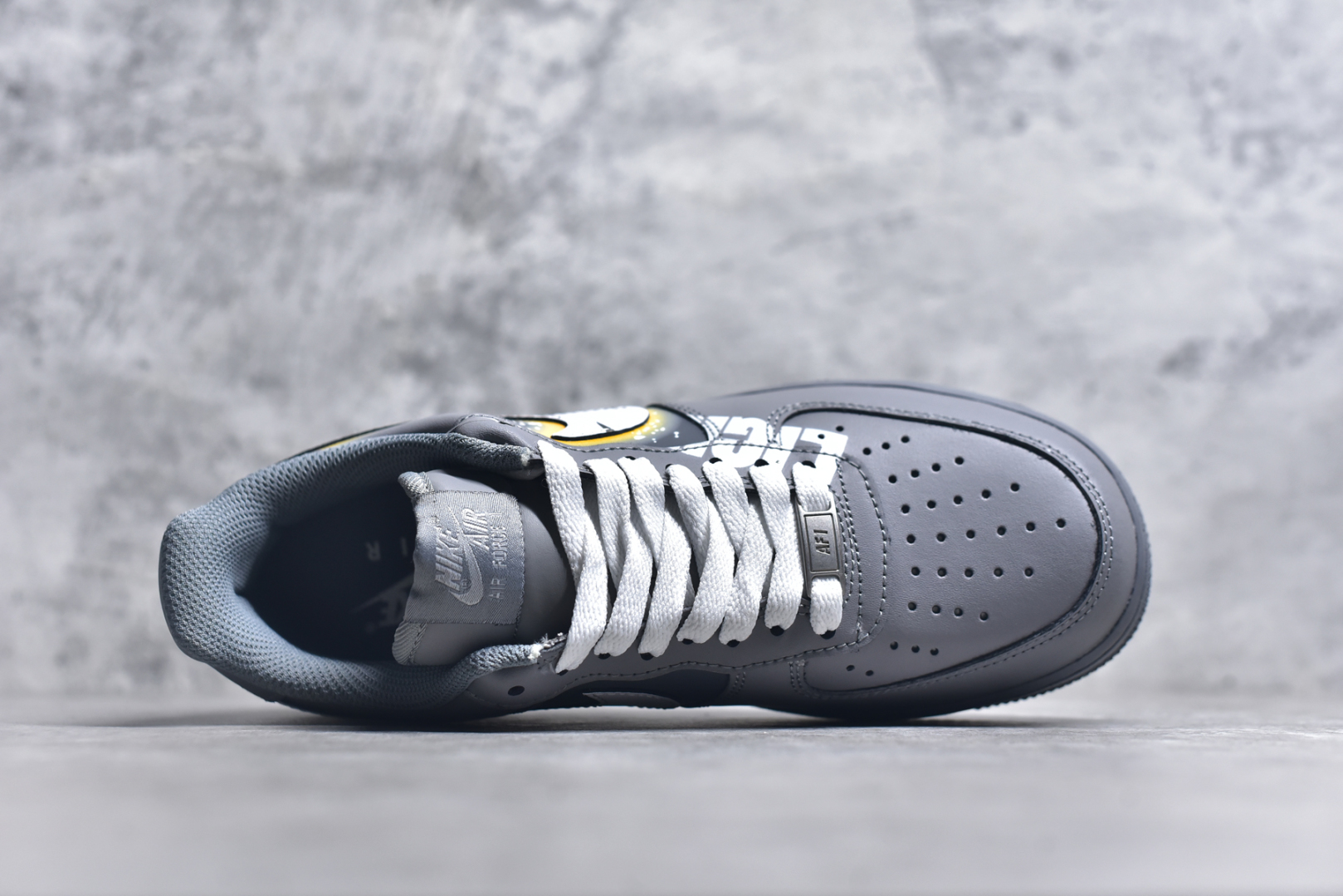 图片[4]-#Air Force 1 Low 白灰涂鸦原楦头原纸板 打造纯正空军版型专注外贸渠道 全掌内置蜂窝气垫 原盒配件 原厂中底钢印、拉帮完美 货号：CW2288 111 尺码：36 36.5 37.5 38 38.5 39 40 40.5 41 42 42.5 43 44 45-选品中心