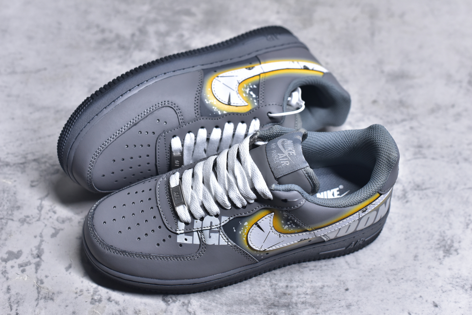 图片[7]-#Air Force 1 Low 白灰涂鸦原楦头原纸板 打造纯正空军版型专注外贸渠道 全掌内置蜂窝气垫 原盒配件 原厂中底钢印、拉帮完美 货号：CW2288 111 尺码：36 36.5 37.5 38 38.5 39 40 40.5 41 42 42.5 43 44 45-选品中心