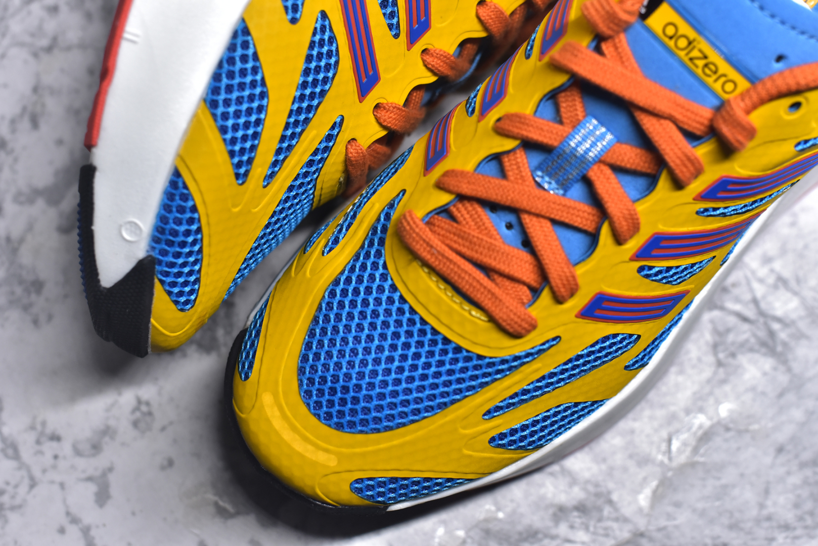 图片[8]-＃福利特价 AD Adizero Aruku 全新跑鞋 以永动机为灵感的前卫造型 以及时下流行的厚底设定 让人无比期待 “Aruku” 在日文中是行走的意思 昭示了这是一双定位于大众日常训练或慢跑的鞋款 黑、白、红三色的撞色外观 搭配街头感、现代感十足的鞋面线条勾勒 格外引人注目 搭配丰沛的全新 Swirlfoam 泡棉厚底 虽然不像顶级竞速跑鞋那般极致 但也将日常舒适和时尚颜值平衡到位 尺码：36 36.5 37.5 38 38.5 39 40 40.5 41 42 42.5 43 44 44.5 45 46-选品中心