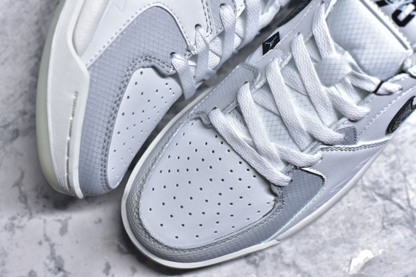 图片[8]-#Air Jordan Stadium AJ90 潮流运动板鞋 HV4092-100 充满了对TinkerHathield 原创设计的致敬 包括中足网状面板、前足外侧的鲨鱼齿轮廓、加垫鞋领和 NK Air 鞋跟品牌 鞋子本身采用网眼、皮革和绒面革材料混合制成 散发出现代美感 并配备了该品牌全新的 Formula 23 足底缓震技术 AirJordan Stadium 90 鞋舌标签在鞋舌内侧印有“Flight”字样 完善了设计 尺码：36 36.5 37.5 38 38.5 39 40 40.5 41 42 42.5 43 44 44.5 45 46-选品中心