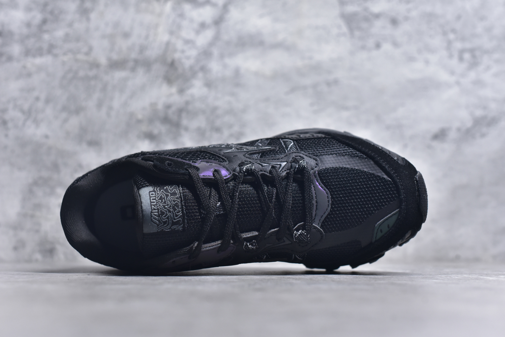 图片[4]-#Mizuno Speed 2K 美津浓复古厚底织物合成革防滑耐磨透气低帮休闲跑步鞋 美津浓（Mizuno）是日本美津浓株式会社于1906年创立的运动品牌，经过一个多世纪的不断努力现已成为世界著名的运动器具、服装和鞋类生产商。美津浓力求服务于各类运动项目，并竭力使运动生活更加愉快和振奋。产品种类齐全，覆盖几乎全部主要运动项目，达到30万多个品类。尺码：36 36.5 37.5 38 38.5 39 40 40.5 41 42 42.5 43 44 44.5 45-选品中心