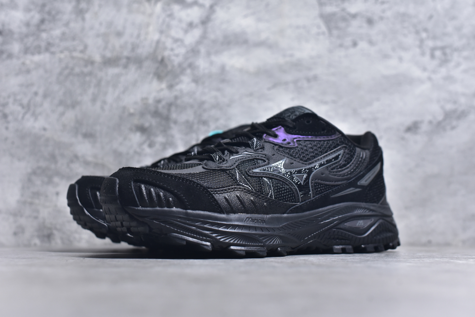 图片[2]-#Mizuno Speed 2K 美津浓复古厚底织物合成革防滑耐磨透气低帮休闲跑步鞋 美津浓（Mizuno）是日本美津浓株式会社于1906年创立的运动品牌，经过一个多世纪的不断努力现已成为世界著名的运动器具、服装和鞋类生产商。美津浓力求服务于各类运动项目，并竭力使运动生活更加愉快和振奋。产品种类齐全，覆盖几乎全部主要运动项目，达到30万多个品类。尺码：36 36.5 37.5 38 38.5 39 40 40.5 41 42 42.5 43 44 44.5 45-选品中心