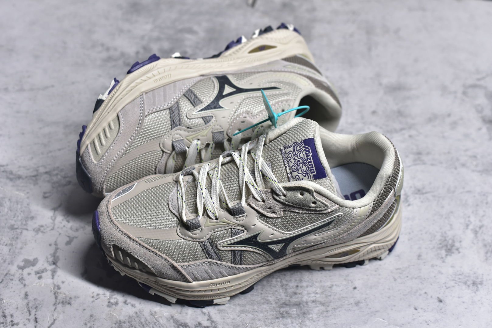 图片[7]-#Mizuno Speed 2K 美津浓复古厚底织物合成革防滑耐磨透气低帮休闲跑步鞋 美津浓（Mizuno）是日本美津浓株式会社于1906年创立的运动品牌，经过一个多世纪的不断努力现已成为世界著名的运动器具、服装和鞋类生产商。美津浓力求服务于各类运动项目，并竭力使运动生活更加愉快和振奋。产品种类齐全，覆盖几乎全部主要运动项目，达到30万多个品类。尺码：36 36.5 37.5 38 38.5 39 40 40.5 41 42 42.5 43 44 44.5 45-选品中心