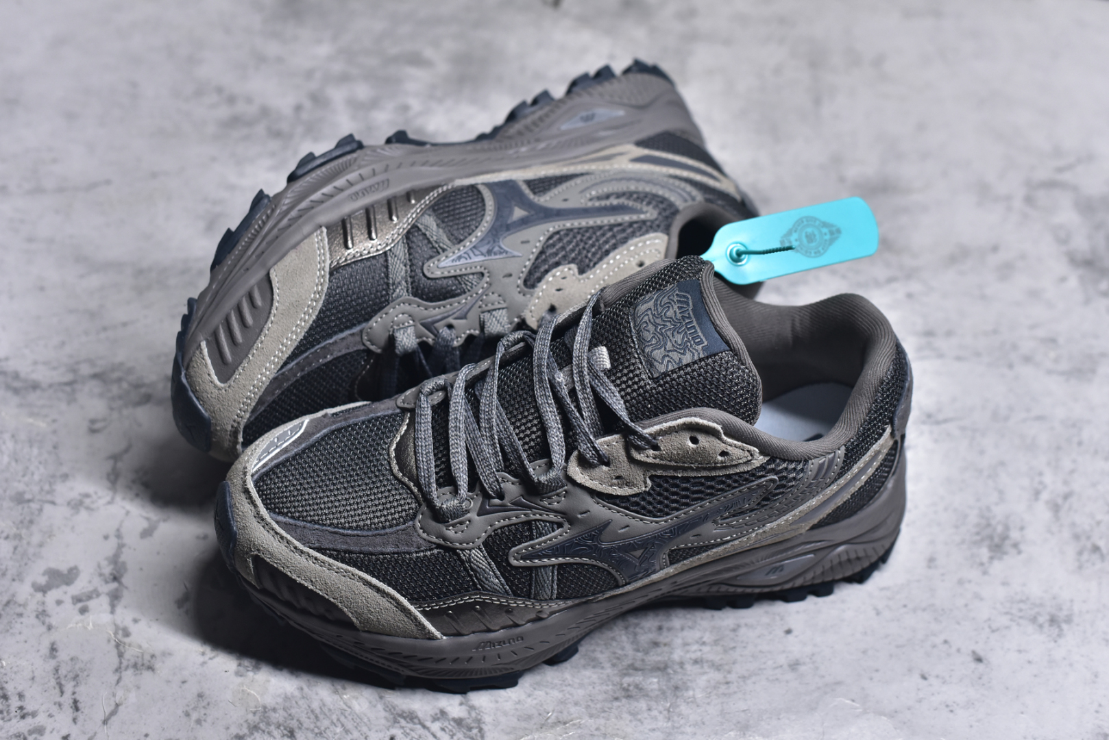 图片[7]-#Mizuno Speed 2K 美津浓复古厚底织物合成革防滑耐磨透气低帮休闲跑步鞋 美津浓（Mizuno）是日本美津浓株式会社于1906年创立的运动品牌，经过一个多世纪的不断努力现已成为世界著名的运动器具、服装和鞋类生产商。美津浓力求服务于各类运动项目，并竭力使运动生活更加愉快和振奋。产品种类齐全，覆盖几乎全部主要运动项目，达到30万多个品类。尺码：36 36.5 37.5 38 38.5 39 40 40.5 41 42 42.5 43 44 44.5 45-选品中心