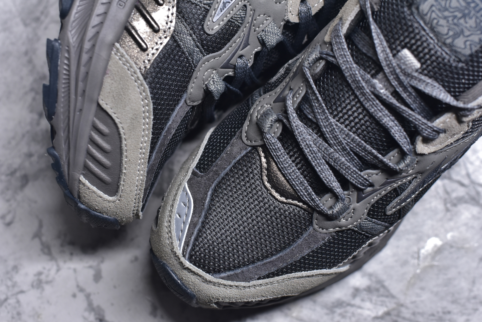 图片[8]-#Mizuno Speed 2K 美津浓复古厚底织物合成革防滑耐磨透气低帮休闲跑步鞋 美津浓（Mizuno）是日本美津浓株式会社于1906年创立的运动品牌，经过一个多世纪的不断努力现已成为世界著名的运动器具、服装和鞋类生产商。美津浓力求服务于各类运动项目，并竭力使运动生活更加愉快和振奋。产品种类齐全，覆盖几乎全部主要运动项目，达到30万多个品类。尺码：36 36.5 37.5 38 38.5 39 40 40.5 41 42 42.5 43 44 44.5 45-选品中心