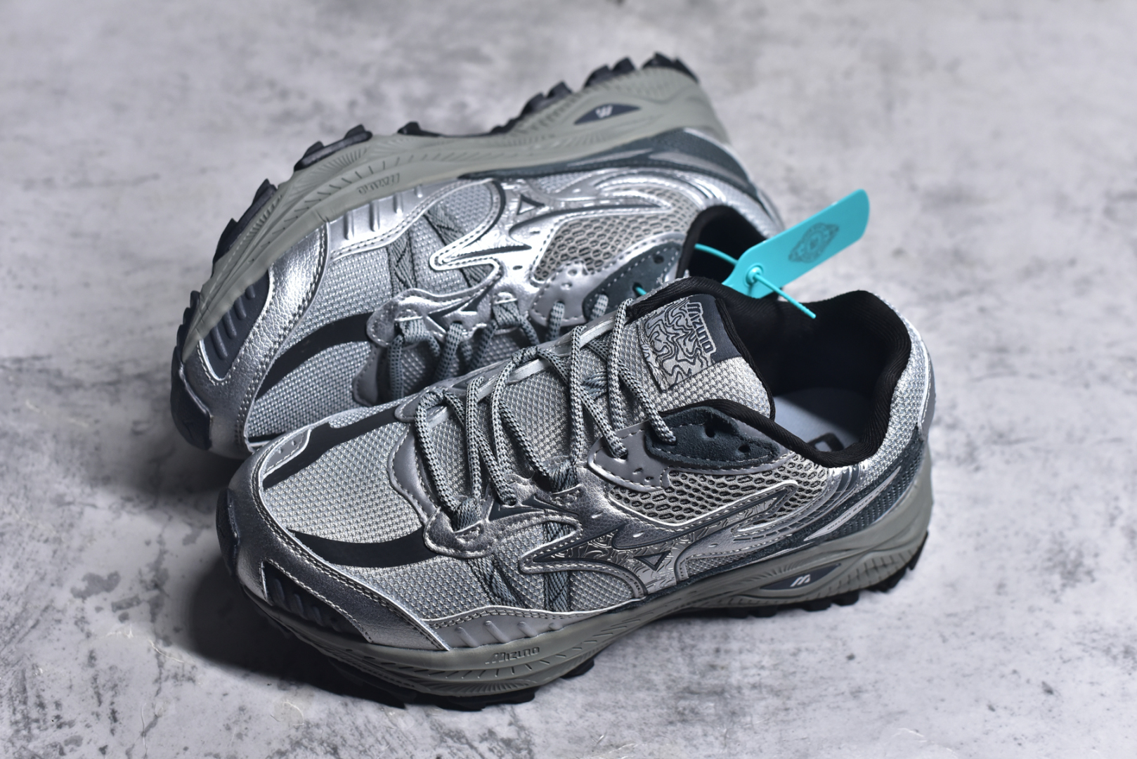 图片[7]-#Mizuno Speed 2K 美津浓复古厚底织物合成革防滑耐磨透气低帮休闲跑步鞋 美津浓（Mizuno）是日本美津浓株式会社于1906年创立的运动品牌，经过一个多世纪的不断努力现已成为世界著名的运动器具、服装和鞋类生产商。美津浓力求服务于各类运动项目，并竭力使运动生活更加愉快和振奋。产品种类齐全，覆盖几乎全部主要运动项目，达到30万多个品类。尺码：36 36.5 37.5 38 38.5 39 40 40.5 41 42 42.5 43 44 44.5 45-选品中心