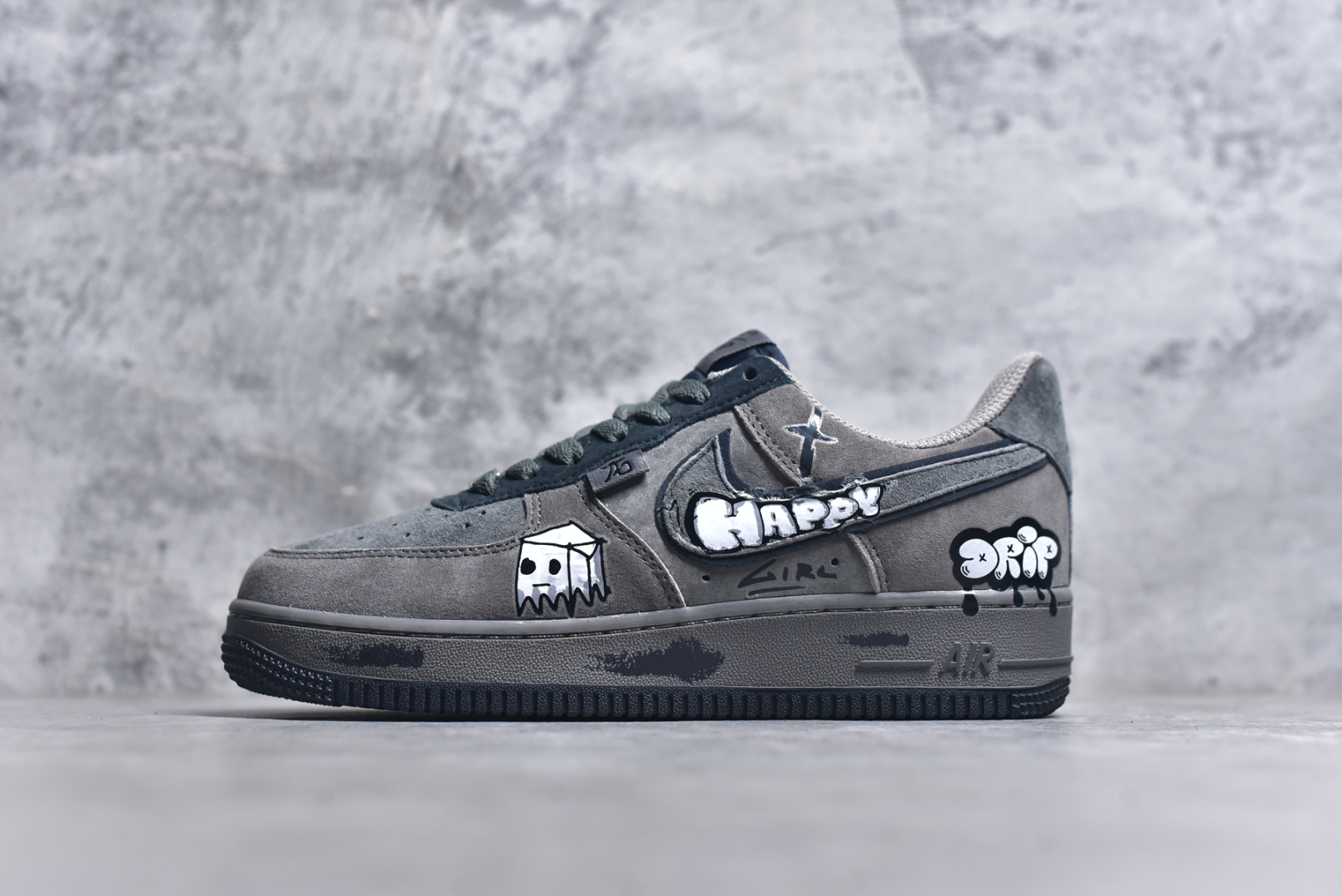 #Nike Air Force 1\’07 Low \”Box Ghost\” 漫画系列 箱子幽灵 空军一号低帮休闲板鞋 CD1221-806 #有一种闹鬼箱也叫幽灵箱，里LOST击败MEGA撒旦解锁，靠近后会出现小幽灵举起箱子攻击玩家，其掉落物本质上和普通箱子一样。 尺码：36 36.5 37.5 38 38.5 39 40 40.5 41 42 42.5 43 44 44.5 45 9.D4-选品中心