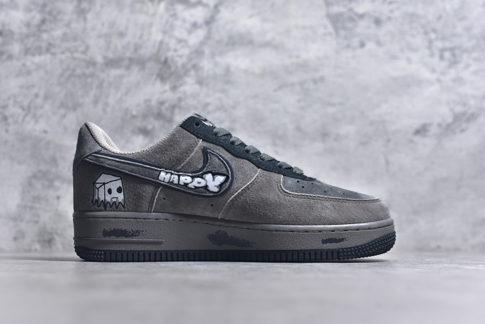 图片[3]-#Nike Air Force 1\’07 Low \”Box Ghost\” 漫画系列 箱子幽灵 空军一号低帮休闲板鞋 CD1221-806 #有一种闹鬼箱也叫幽灵箱，里LOST击败MEGA撒旦解锁，靠近后会出现小幽灵举起箱子攻击玩家，其掉落物本质上和普通箱子一样。 尺码：36 36.5 37.5 38 38.5 39 40 40.5 41 42 42.5 43 44 44.5 45 9.D4-选品中心