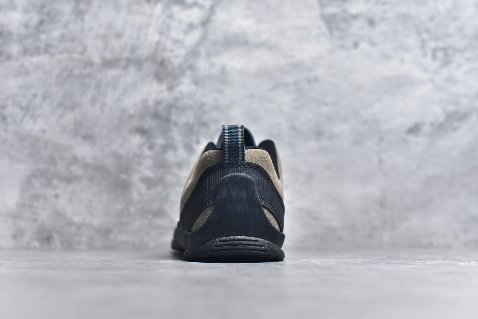 图片[5]-#Keen Jasper Rocks SP 美国人气户外品牌-科恩贾斯珀都市系列复古低帮系带户外风露营徒步登山运动训练鞋 原楦型开发纸版 采用固色翻毛皮鞋面材质 内嵌高密度EVA发泡缓震脚垫 外置一体式包裹防滑防剐蹭耐磨橡胶大底 向经典的90年代致敬 山系神级鞋履 尺码：35 36 37 38 39 40 41 42 43 44 45-选品中心