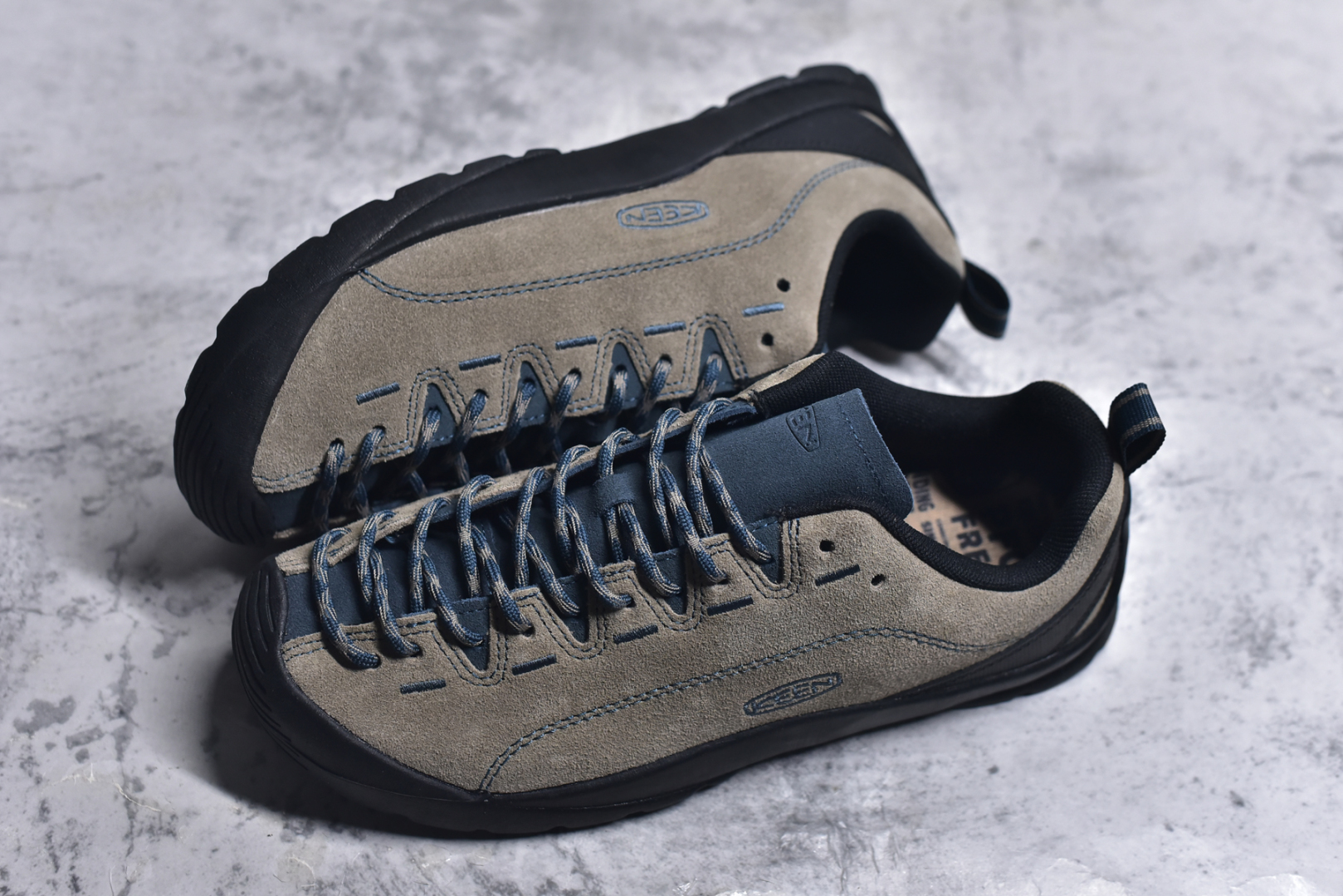 图片[7]-#Keen Jasper Rocks SP 美国人气户外品牌-科恩贾斯珀都市系列复古低帮系带户外风露营徒步登山运动训练鞋 原楦型开发纸版 采用固色翻毛皮鞋面材质 内嵌高密度EVA发泡缓震脚垫 外置一体式包裹防滑防剐蹭耐磨橡胶大底 向经典的90年代致敬 山系神级鞋履 尺码：35 36 37 38 39 40 41 42 43 44 45-选品中心