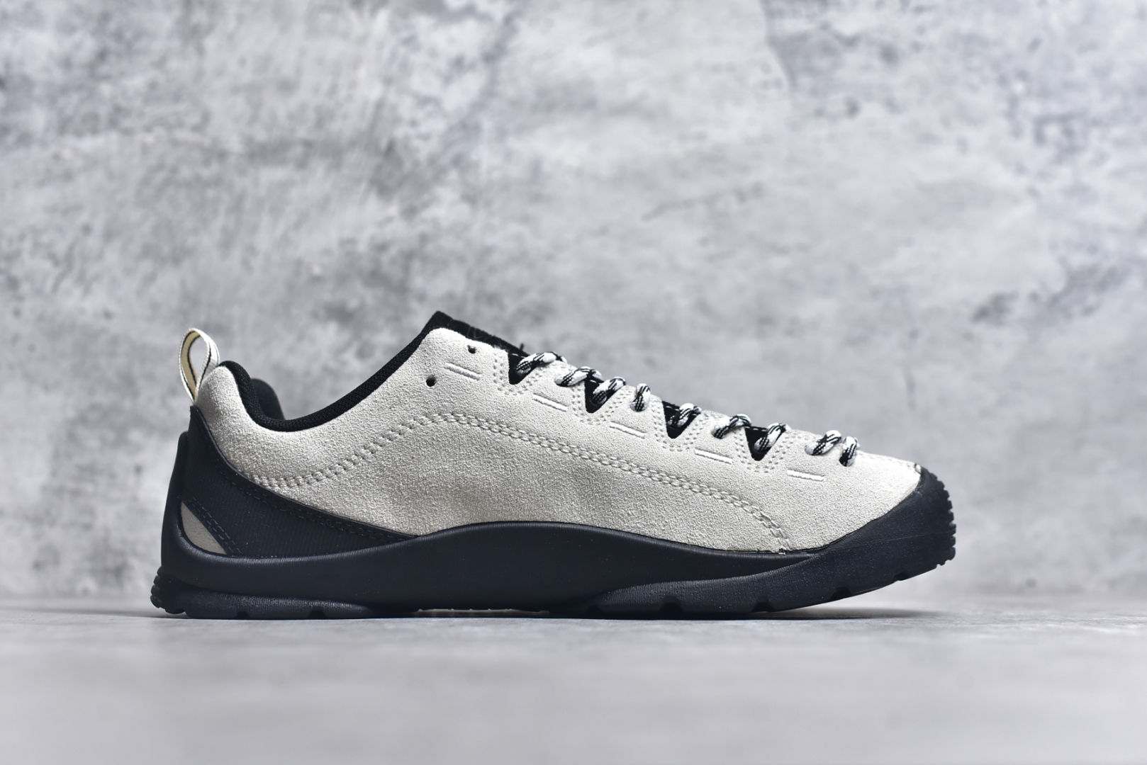 图片[3]-#Keen Jasper Rocks SP 美国人气户外品牌-科恩贾斯珀都市系列复古低帮系带户外风露营徒步登山运动训练鞋 原楦型开发纸版 采用固色翻毛皮鞋面材质 内嵌高密度EVA发泡缓震脚垫 外置一体式包裹防滑防剐蹭耐磨橡胶大底 向经典的90年代致敬 山系神级鞋履 尺码：35 36 37 38 39 40 41 42 43 44 45-选品中心