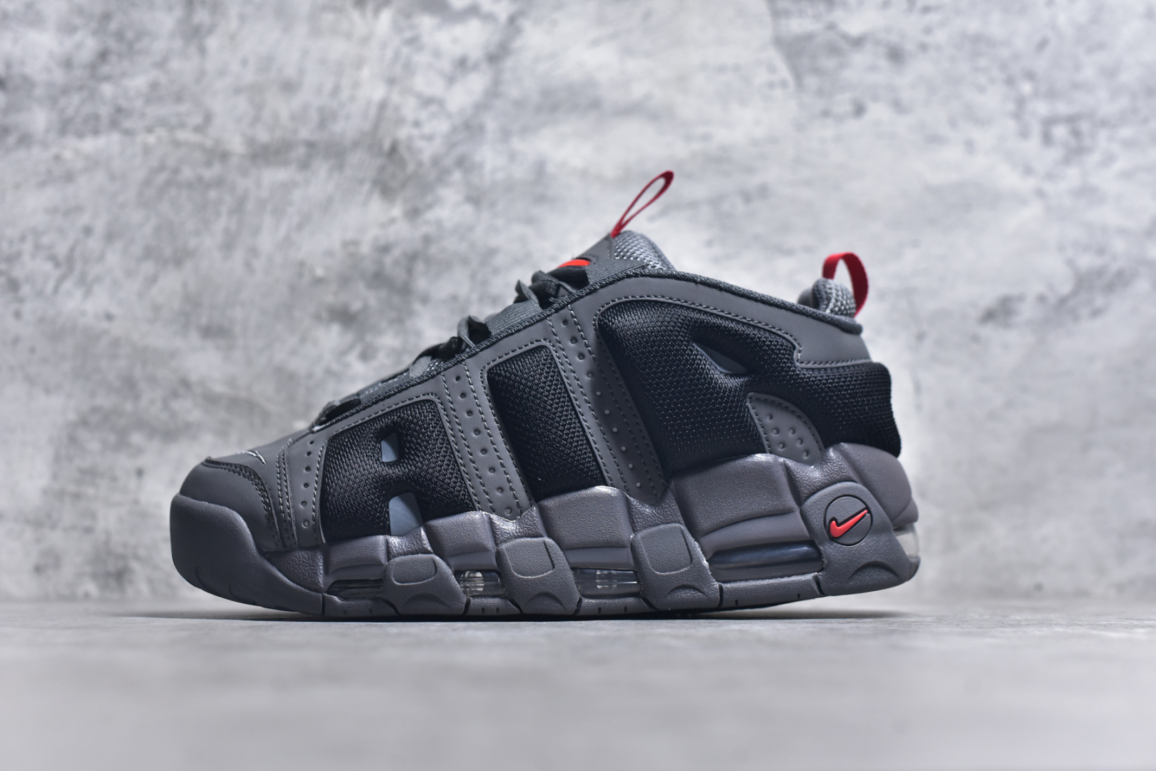 # NK Air More Uptempo Low 大AIR皮蓬复古篮球鞋 FZ3055-100 尺码：36 36.5 37.5 38 38.5 39 40 40.5 41 42 42.5 43 44 44.5 45-选品中心