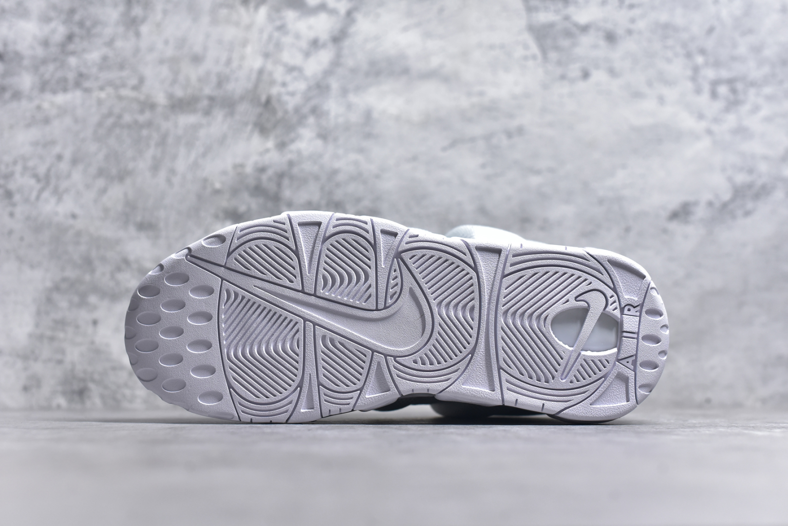 图片[6]-# NK Air More Uptempo Low 大AIR皮蓬复古篮球鞋 FZ3055-100 尺码：36 36.5 37.5 38 38.5 39 40 40.5 41 42 42.5 43 44 44.5 45-选品中心