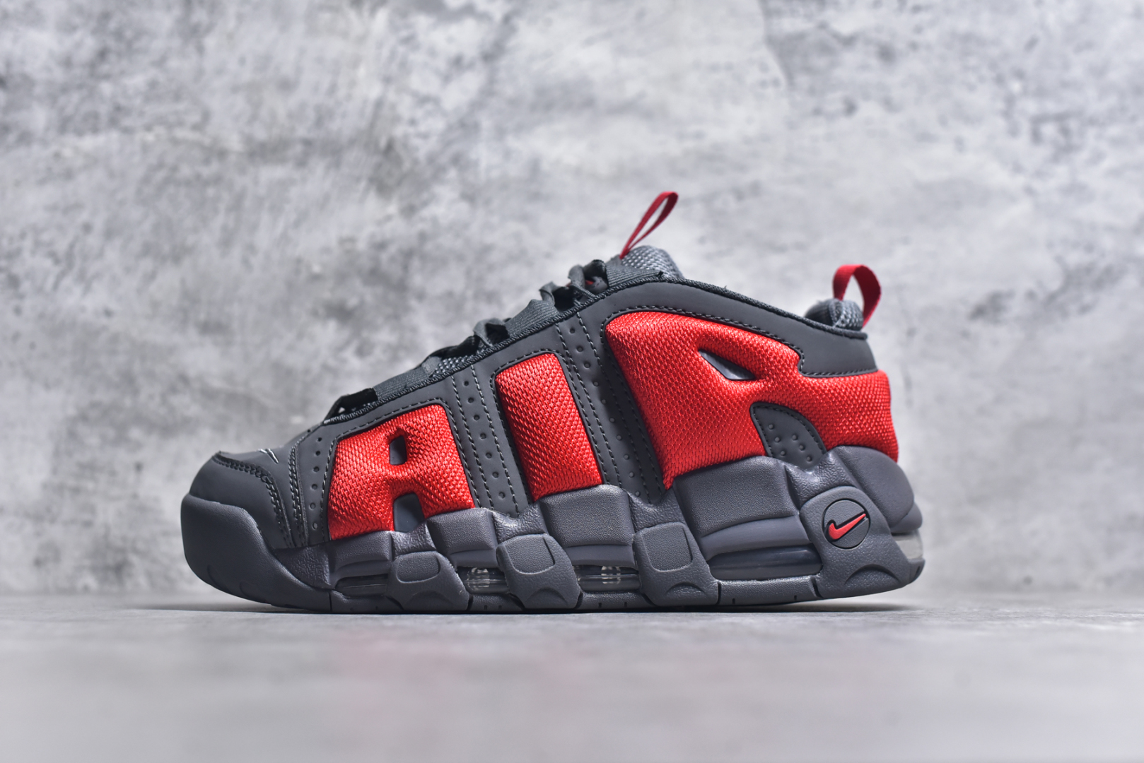 # NK Air More Uptempo Low 大AIR皮蓬复古篮球鞋 FZ3055-100 尺码：36 36.5 37.5 38 38.5 39 40 40.5 41 42 42.5 43 44 44.5 45-选品中心