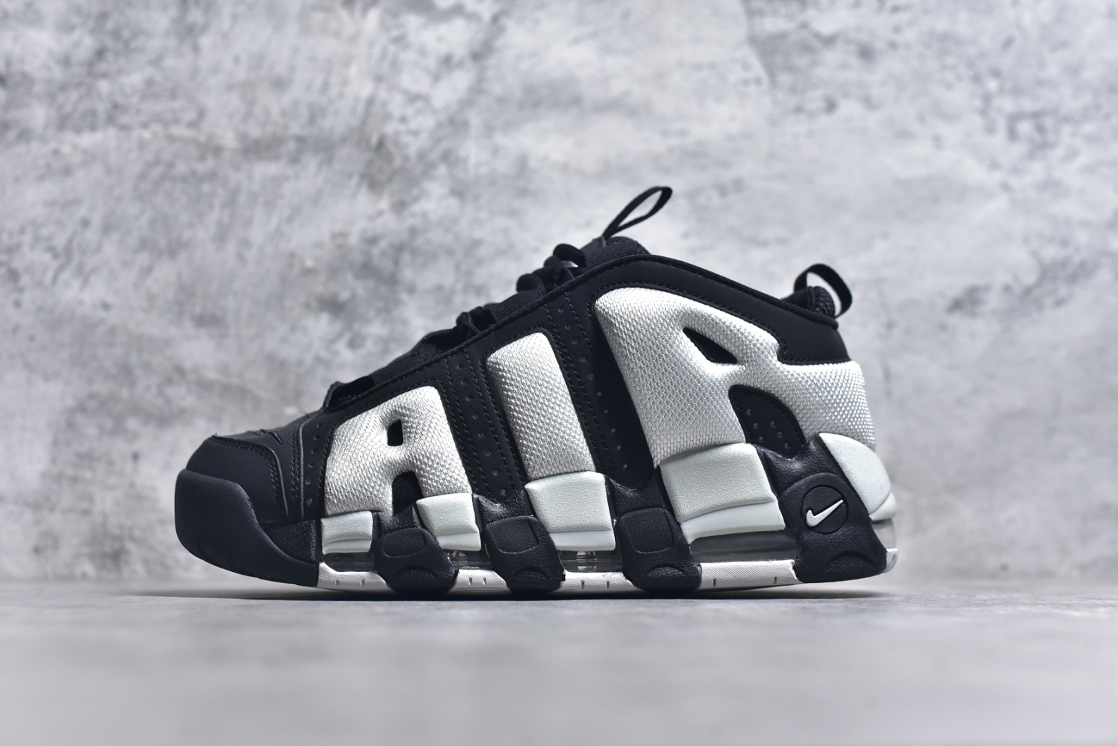 # NK Air More Uptempo Low 大AIR皮蓬复古篮球鞋 FZ3055-100 尺码：36 36.5 37.5 38 38.5 39 40 40.5 41 42 42.5 43 44 44.5 45-选品中心