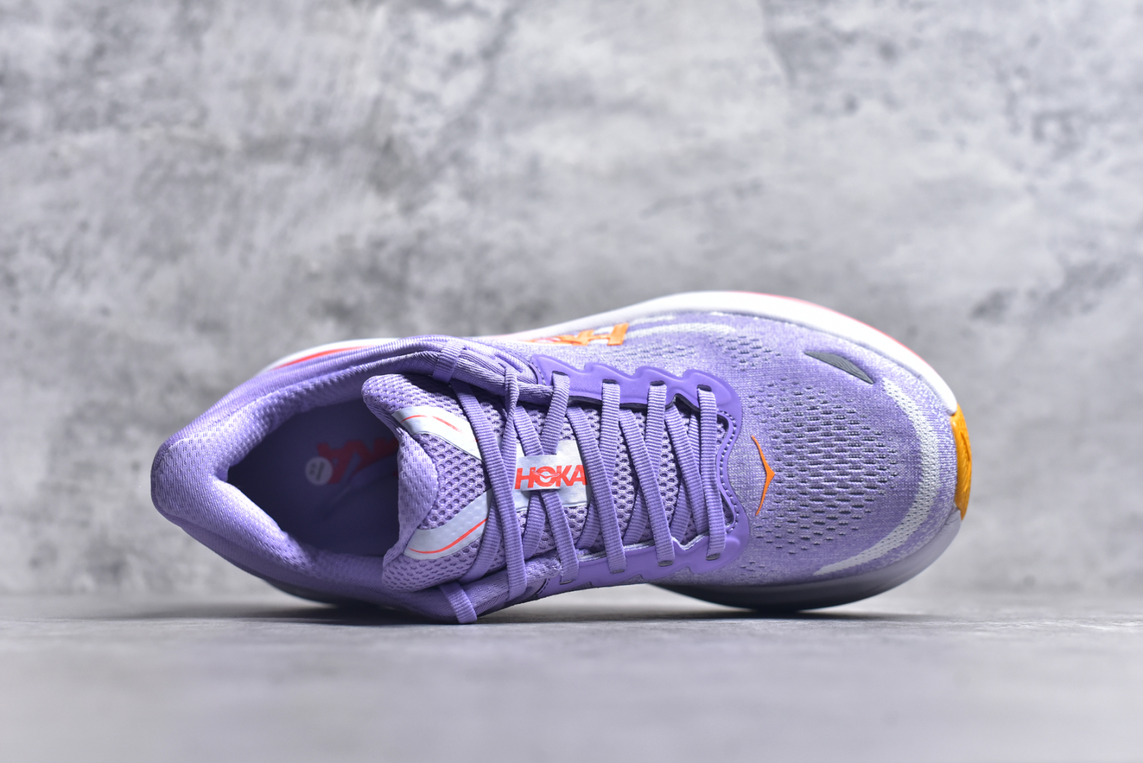 图片[4]-#HOKA ONE ONE Bondi 9 机能缓震跑鞋 #鞋面部分采用工程网眼面料，可以确保必要的透气性能。使用了全新的莱卡橡筋，这大大提升了鞋面的硬度，由此增加鞋面的支撑性能。后掌33mm、前掌29mm的超厚Soft EVA中底，比传统的EVA材料还要柔软30% 货号 紫色1162014/ AGH 尺码 36 36.5 37 38 38.5 39 40-选品中心