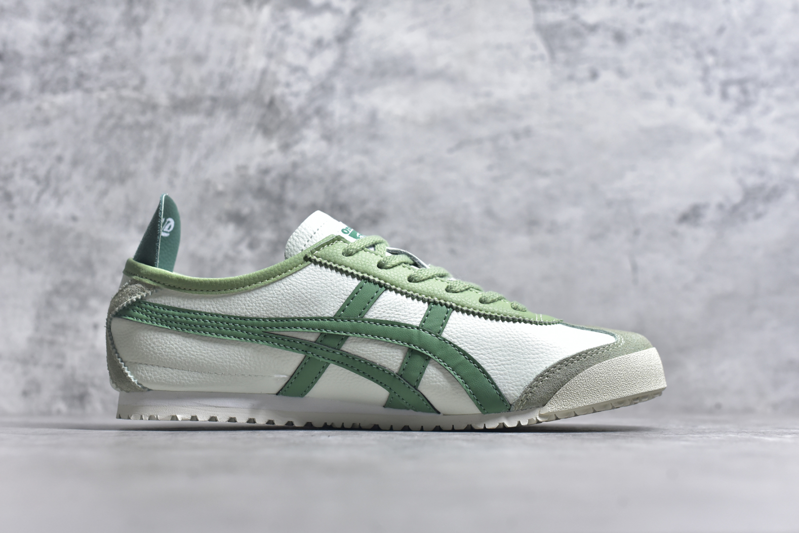 图片[3]-#OnitsukaTiger/鬼塚虎 Mexico 66 全头层皮面低邦休闲跑步鞋 1183A201-304 # 品质 原鞋开发 采用原厂材料和胶水 装皮料切割 质感无敌 尺码：36 37 37.5 38 39 39.5 40.5 41.5 42 42.5 43.5 44 44.5 AJD4-选品中心