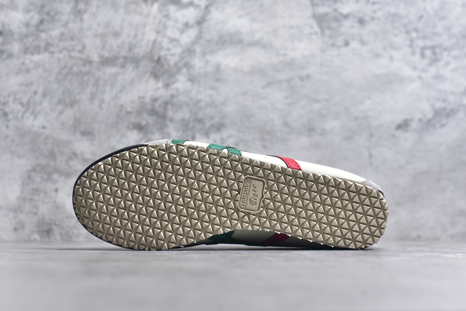 图片[6]-#Asics Onitsuka Tiger 亚瑟士 鬼冢虎系带皮面懒人鞋 #原装系带皮面 原装四联吊牌 中底纸板钢印 日系轻便运动休闲鞋 编码：DL408-1684 白绿红 尺码：36 37 37.5 38 39 39.5 40 40.5 41.5 42 42.5 43.5 44 44.5 45-选品中心