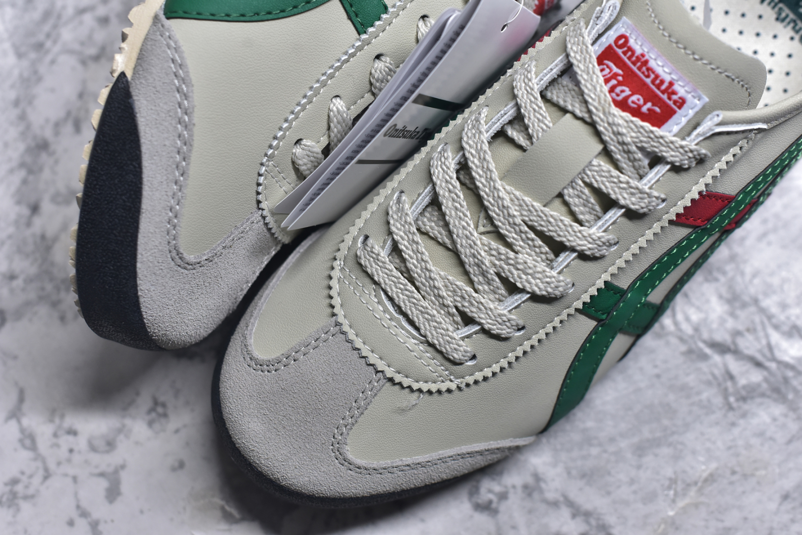 图片[8]-#Asics Onitsuka Tiger 亚瑟士 鬼冢虎系带皮面懒人鞋 #原装系带皮面 原装四联吊牌 中底纸板钢印 日系轻便运动休闲鞋 编码：DL408-1684 白绿红 尺码：36 37 37.5 38 39 39.5 40 40.5 41.5 42 42.5 43.5 44 44.5 45-选品中心