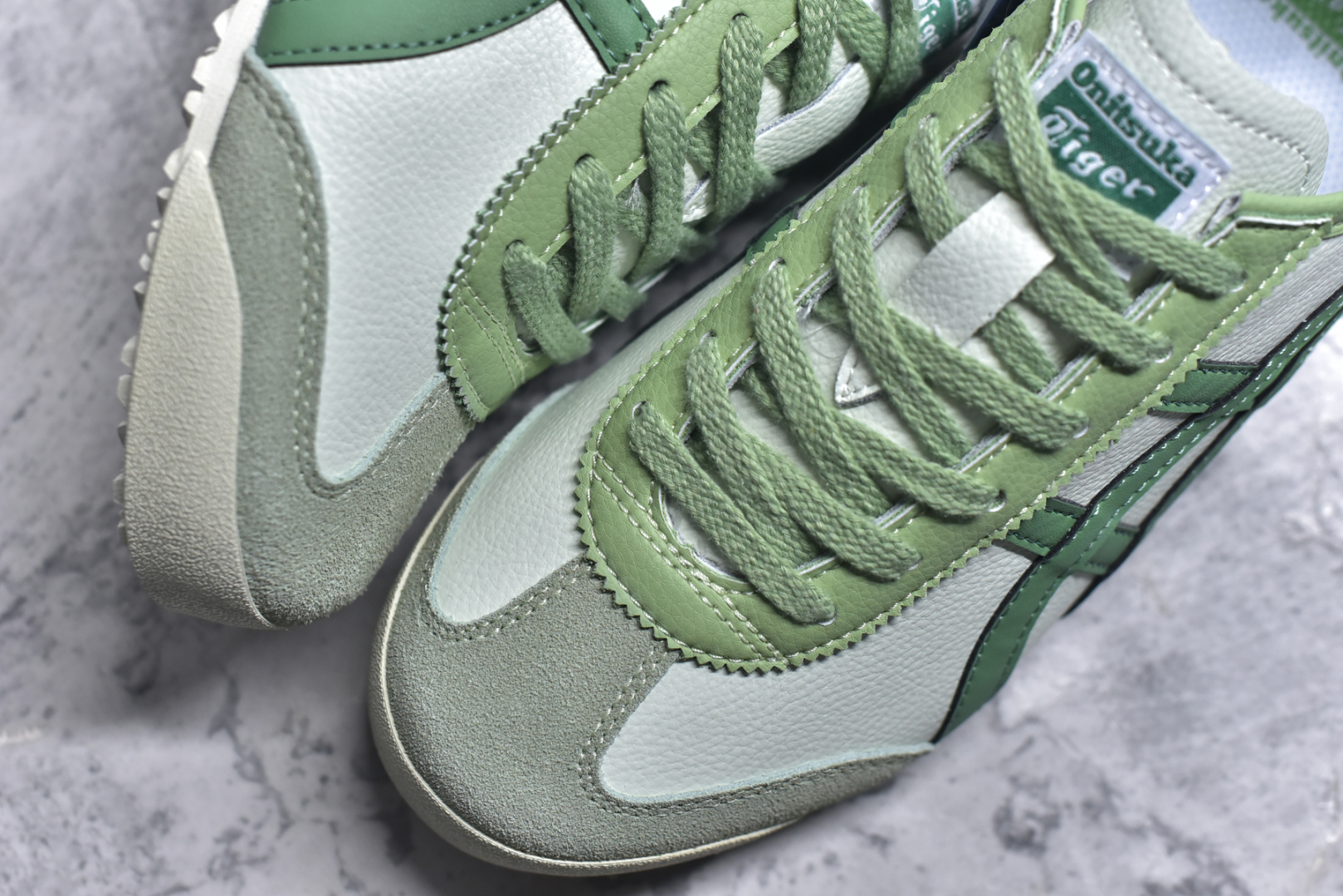 图片[8]-#OnitsukaTiger/鬼塚虎 Mexico 66 全头层皮面低邦休闲跑步鞋 1183A201-304 # 品质 原鞋开发 采用原厂材料和胶水 装皮料切割 质感无敌 尺码：36 37 37.5 38 39 39.5 40.5 41.5 42 42.5 43.5 44 44.5 AJD4-选品中心