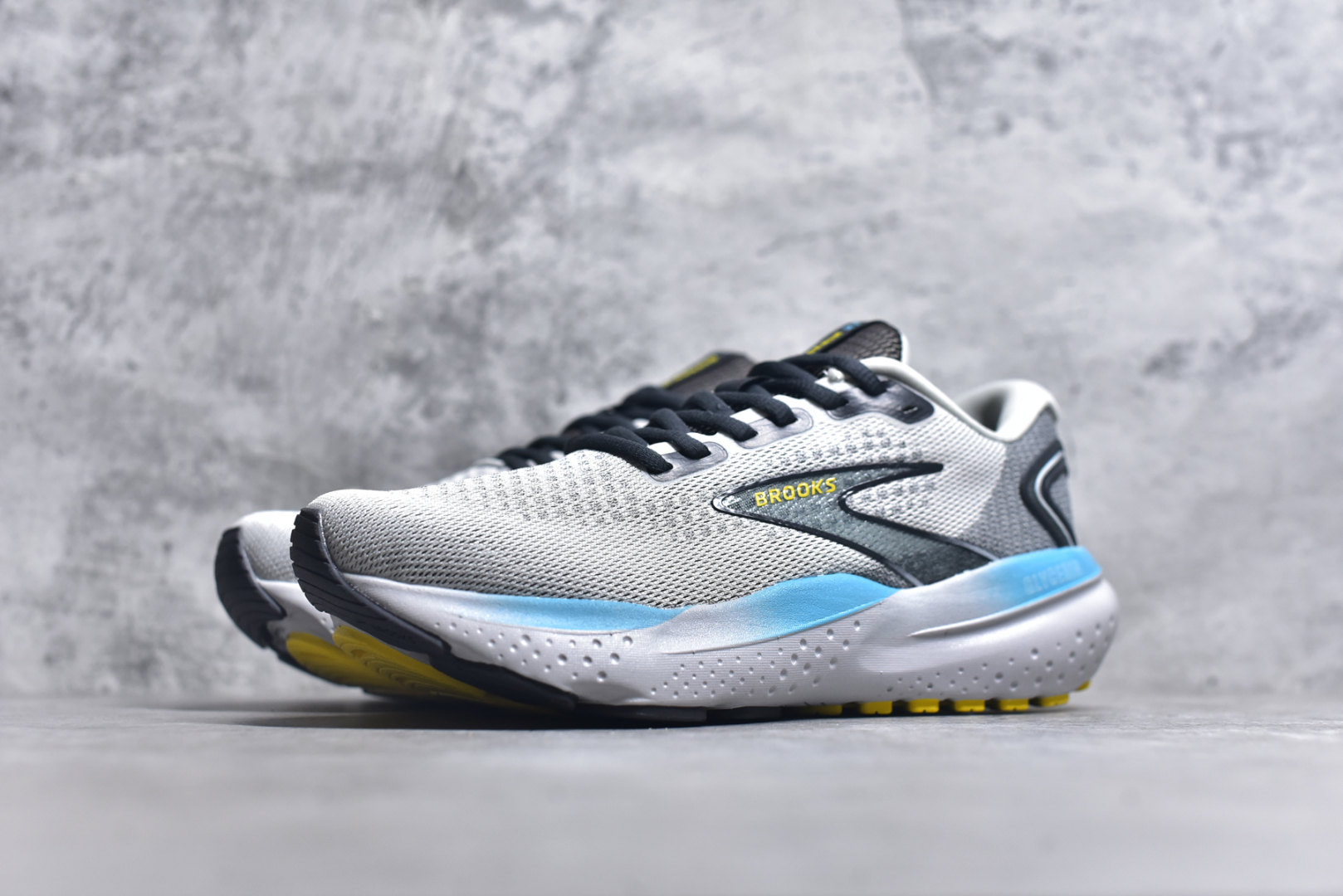 图片[2]-#公司级Brooks Glycerin 21 缓震跑鞋 宝藏跑鞋单品 采用全新设计针织鞋面材质 透气且灵活 搭载DNA LOFT V3密度泡棉缓震系统中底 以最大限度提高缓冲性能 外置防滑耐磨橡胶底片 助力跑者获得更好的落地体验 尺码：40-45-选品中心