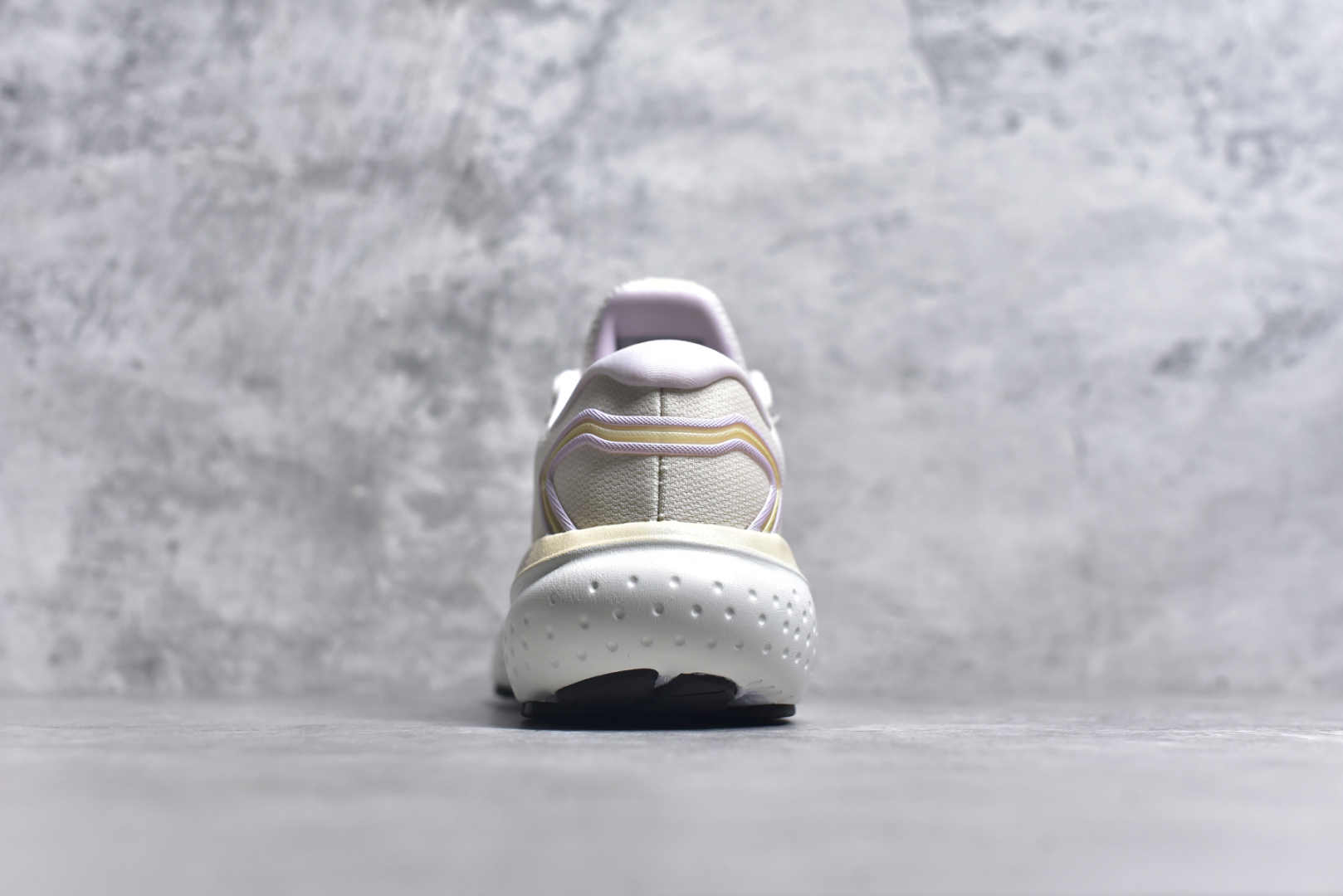 图片[5]-#公司级Brooks Glycerin 21 缓震跑鞋 宝藏跑鞋单品 采用全新设计针织鞋面材质 透气且灵活 搭载DNA LOFT V3密度泡棉缓震系统中底 以最大限度提高缓冲性能 外置防滑耐磨橡胶底片 助力跑者获得更好的落地体验 尺码：36-40-选品中心