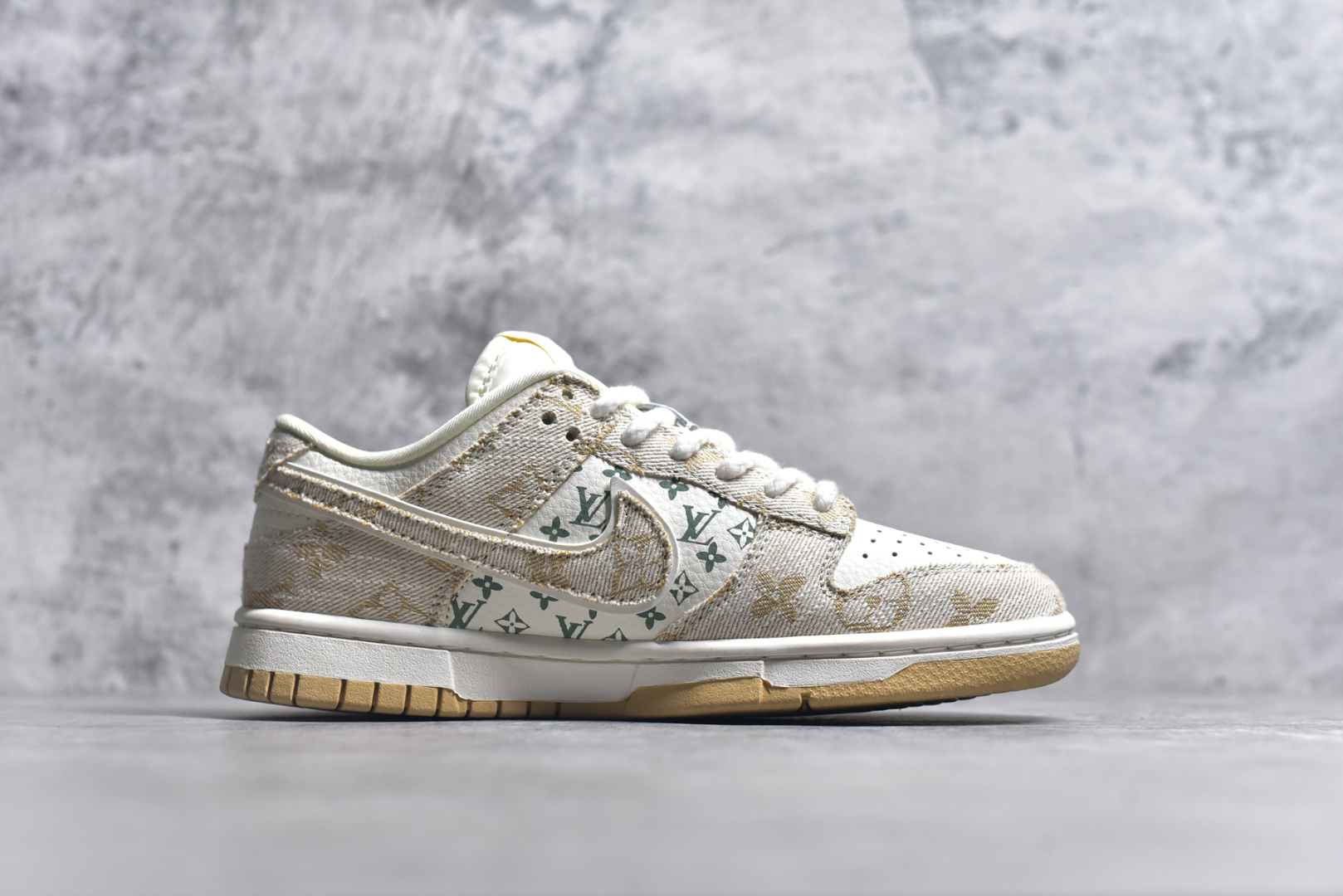 图片[3]-#耐克NIKE DUNK LOW RETRO扣篮系列 复古低帮休闲运动滑板板鞋 采用脚感柔软舒适ZoomAir气垫 有效吸收滑板等极限运动在落地时带来的冲击力 为街头运动者们提供更好的保护 货号：SJ2068-258 尺码：36 36.5 37.5 38 38.5 39 40 40.5 41 42 42.5 43 44 45-选品中心