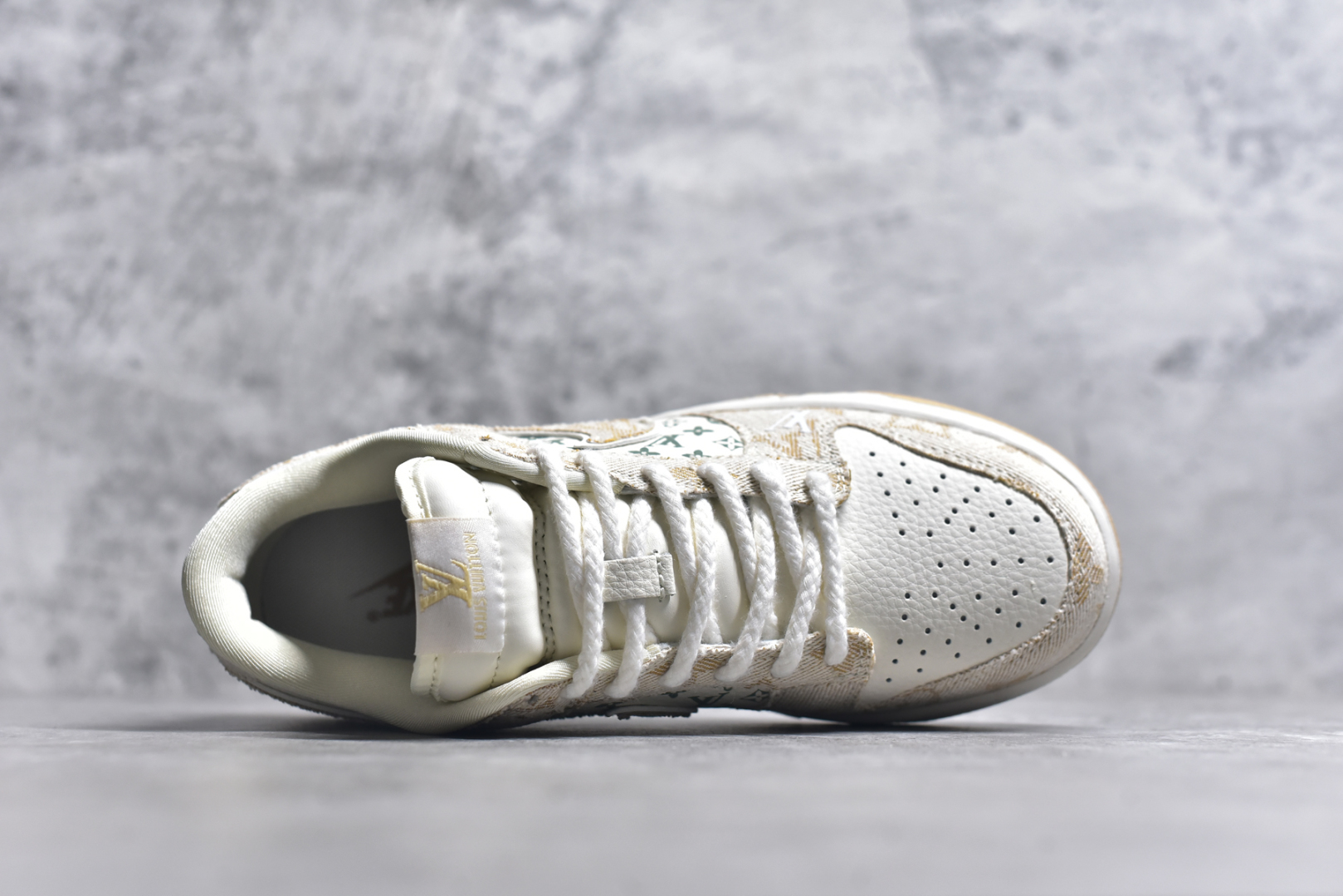 图片[4]-#耐克NIKE DUNK LOW RETRO扣篮系列 复古低帮休闲运动滑板板鞋 采用脚感柔软舒适ZoomAir气垫 有效吸收滑板等极限运动在落地时带来的冲击力 为街头运动者们提供更好的保护 货号：SJ2068-258 尺码：36 36.5 37.5 38 38.5 39 40 40.5 41 42 42.5 43 44 45-选品中心