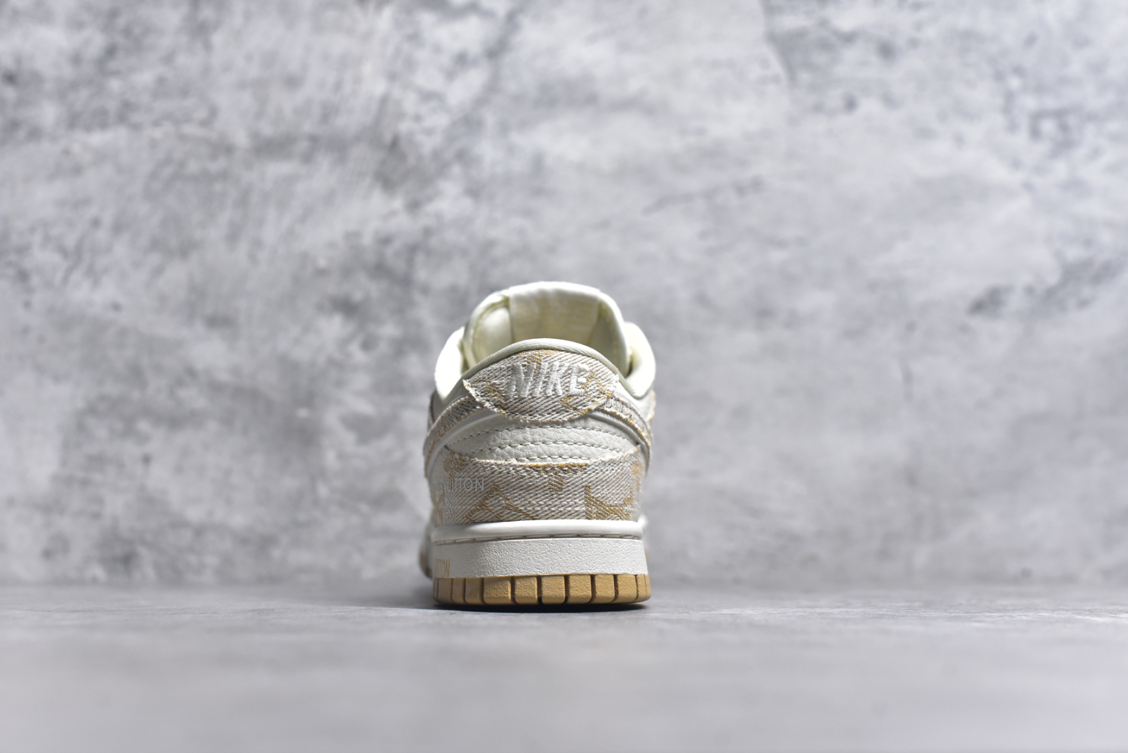 图片[5]-#耐克NIKE DUNK LOW RETRO扣篮系列 复古低帮休闲运动滑板板鞋 采用脚感柔软舒适ZoomAir气垫 有效吸收滑板等极限运动在落地时带来的冲击力 为街头运动者们提供更好的保护 货号：SJ2068-258 尺码：36 36.5 37.5 38 38.5 39 40 40.5 41 42 42.5 43 44 45-选品中心