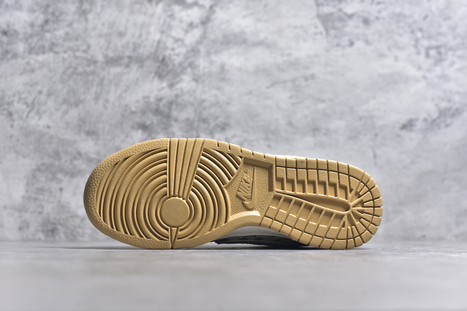图片[6]-#耐克NIKE DUNK LOW RETRO扣篮系列 复古低帮休闲运动滑板板鞋 采用脚感柔软舒适ZoomAir气垫 有效吸收滑板等极限运动在落地时带来的冲击力 为街头运动者们提供更好的保护 货号：SJ2068-258 尺码：36 36.5 37.5 38 38.5 39 40 40.5 41 42 42.5 43 44 45-选品中心
