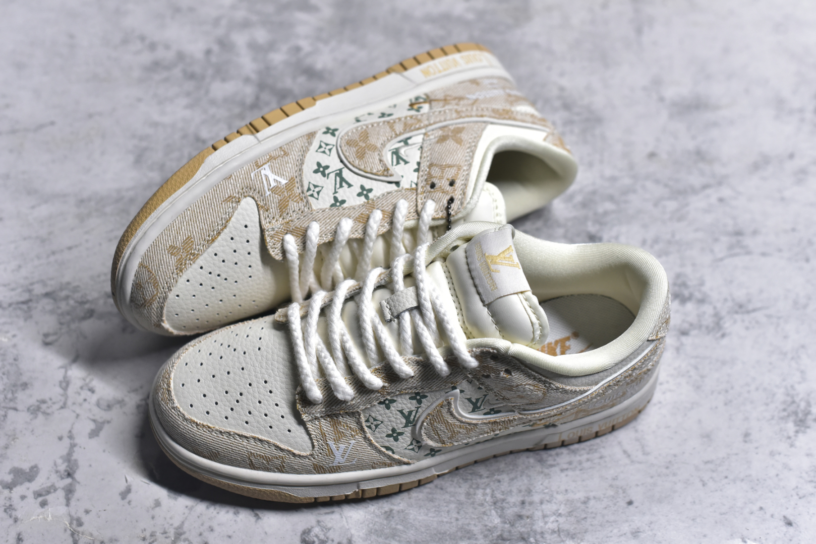 图片[7]-#耐克NIKE DUNK LOW RETRO扣篮系列 复古低帮休闲运动滑板板鞋 采用脚感柔软舒适ZoomAir气垫 有效吸收滑板等极限运动在落地时带来的冲击力 为街头运动者们提供更好的保护 货号：SJ2068-258 尺码：36 36.5 37.5 38 38.5 39 40 40.5 41 42 42.5 43 44 45-选品中心