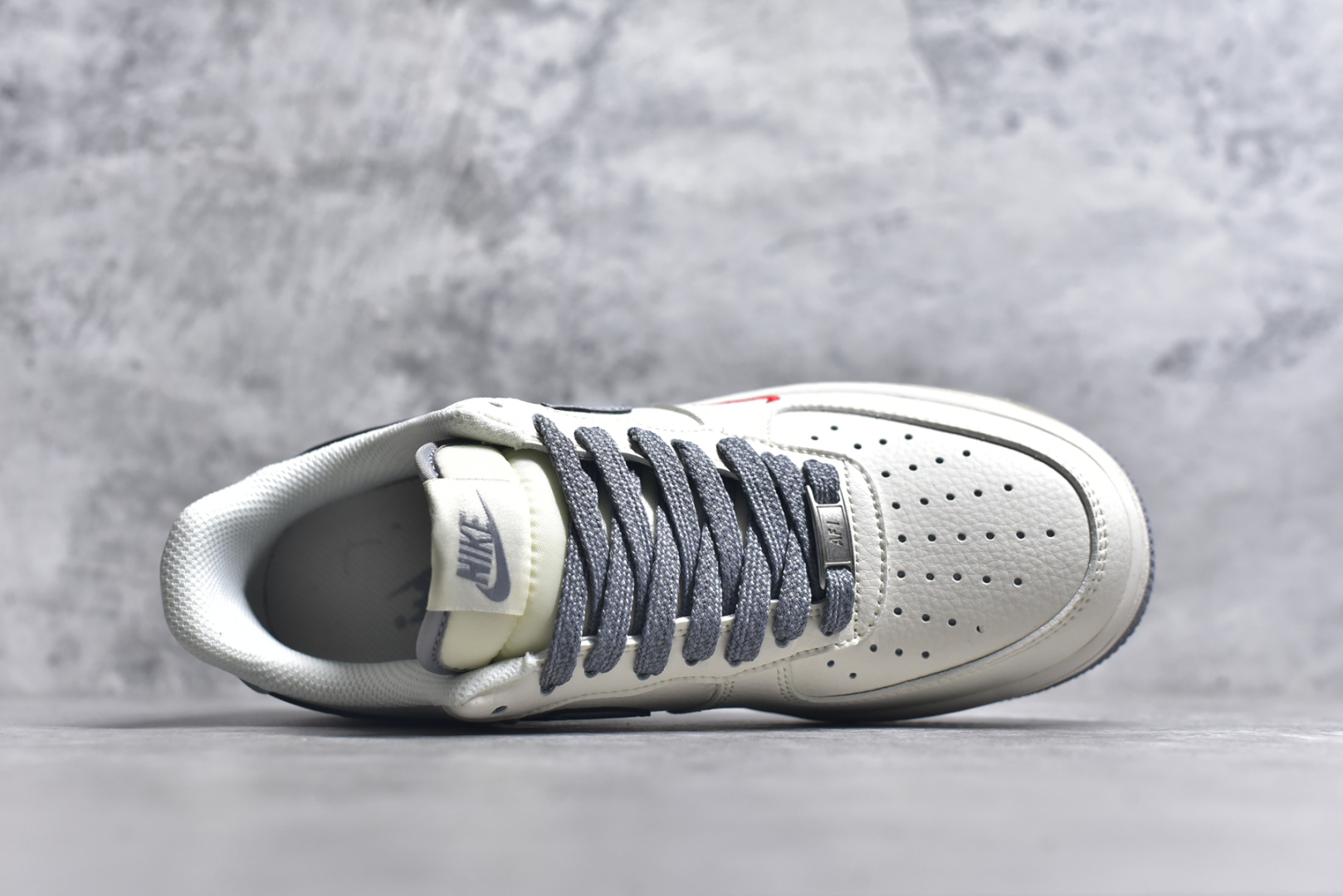 图片[4]-#Nike Air Force 1\’07 Low Supreme联名 米灰小红勾 空军一号低帮休闲板鞋 HH7518-039 #原楦头原纸板 原装鞋盒 定制五金配件 内置全掌气垫 原厂鞋底 尺码：36 36.5 37.5 38 38.5 39 40 40.5 41 42 42.5 43 44 44.5 45 9.D4-选品中心