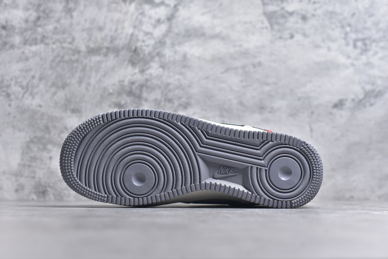 图片[6]-#Nike Air Force 1\’07 Low Supreme联名 米灰小红勾 空军一号低帮休闲板鞋 HH7518-039 #原楦头原纸板 原装鞋盒 定制五金配件 内置全掌气垫 原厂鞋底 尺码：36 36.5 37.5 38 38.5 39 40 40.5 41 42 42.5 43 44 44.5 45 9.D4-选品中心