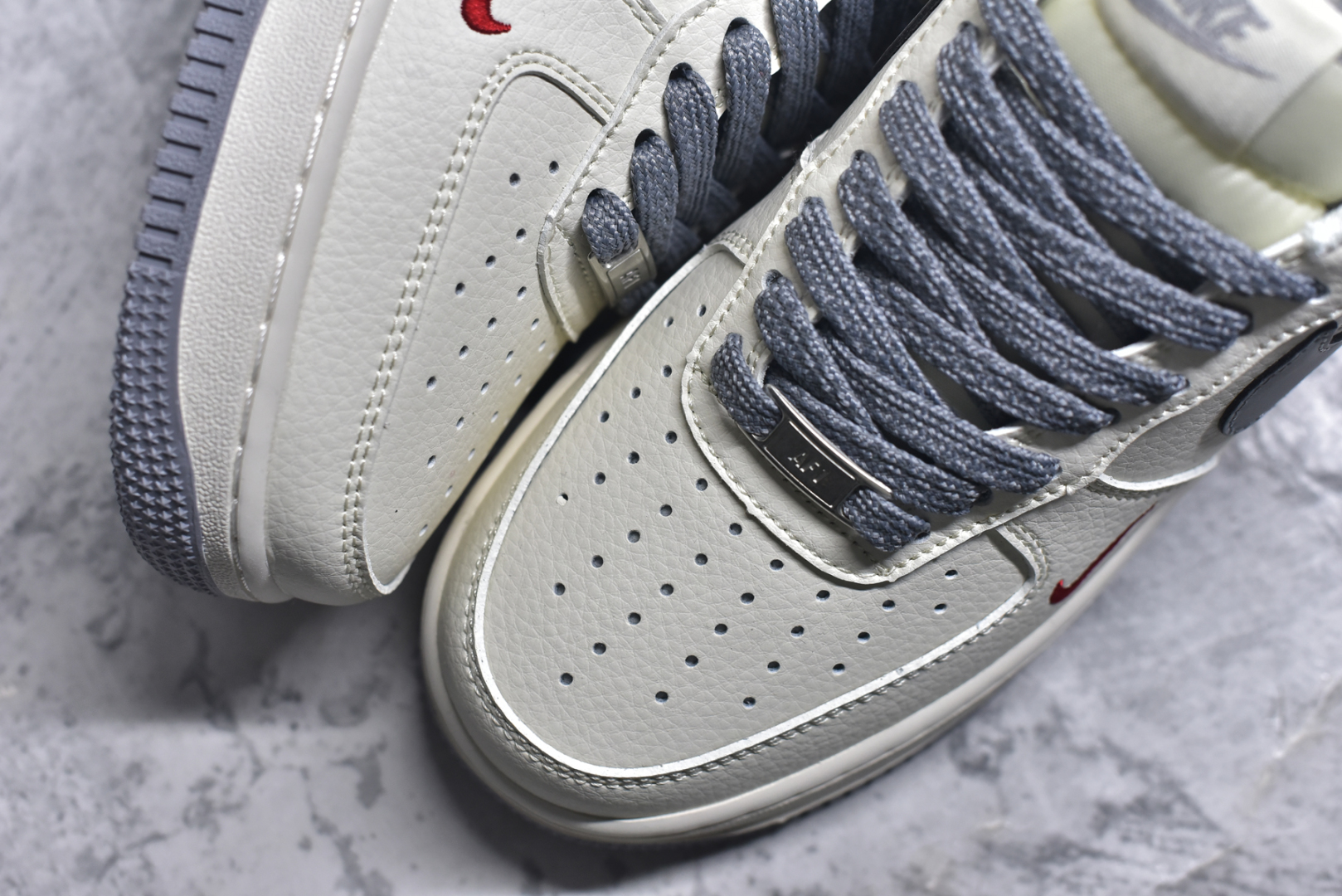图片[8]-#Nike Air Force 1\’07 Low Supreme联名 米灰小红勾 空军一号低帮休闲板鞋 HH7518-039 #原楦头原纸板 原装鞋盒 定制五金配件 内置全掌气垫 原厂鞋底 尺码：36 36.5 37.5 38 38.5 39 40 40.5 41 42 42.5 43 44 44.5 45 9.D4-选品中心