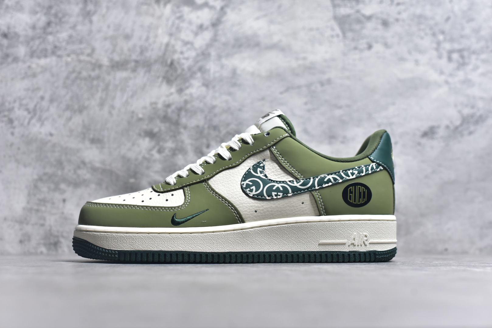 #Nike Air Force 1\’07 Low 古驰联名 绿腰果花勾 空军一号低帮休闲板鞋 KK1988-063 #原楦头原纸板 原装鞋盒 定制五金配件 内置全掌气垫 原厂鞋底 尺码：36 36.5 37.5 38 38.5 39 40 40.5 41 42 42.5 43 44 44.5 45 9.D4-选品中心